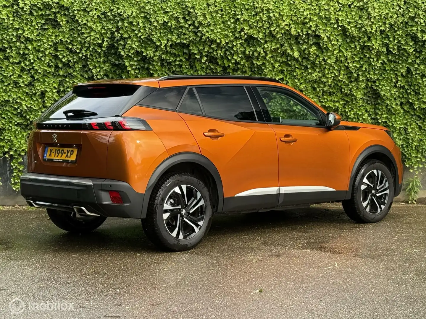 Peugeot 2008 1.2 PT. Allure | Carplay | 3-D CP. | stoelverw. Orange - 2