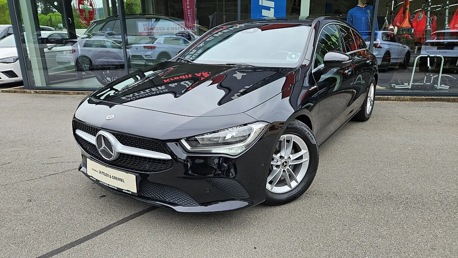 Mercedes-Benz CLA 180 d Shooting Brake Noir - 1