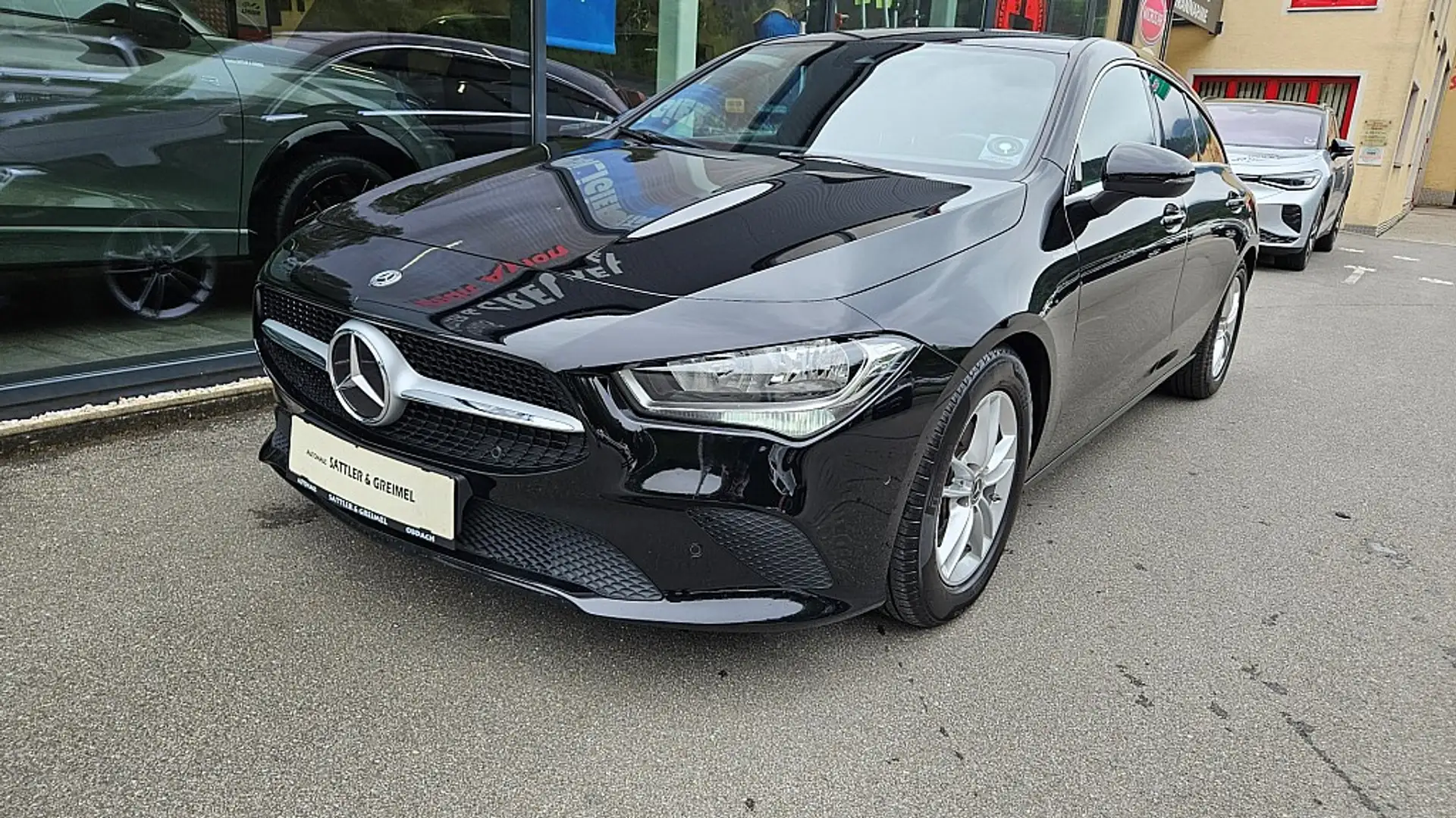 Mercedes-Benz CLA 180 d Shooting Brake Noir - 2