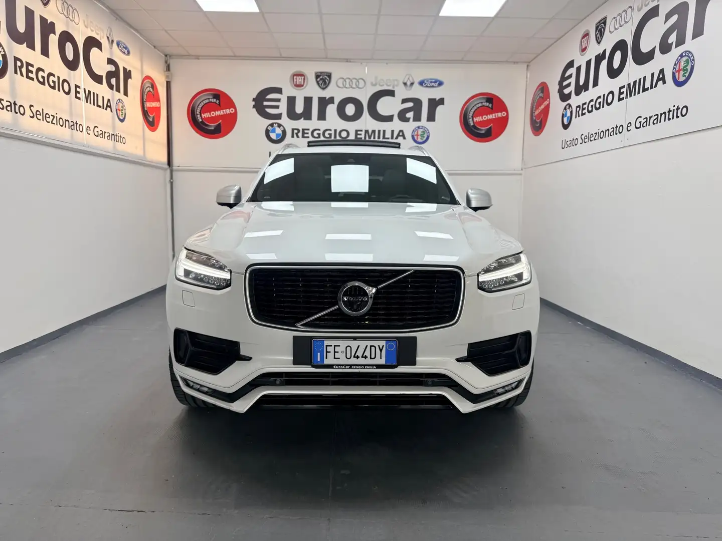 Volvo XC90 XC90 D5 AWD Geartronic 7 posti R-design Bianco - 2