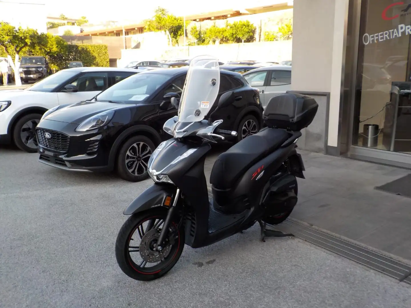 Honda SH 350i Anno 2023 Czarny - 2