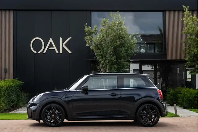 MINI Cooper 1.5 Cooper Aut. | JCW-Trim | Navigatie | Panor...