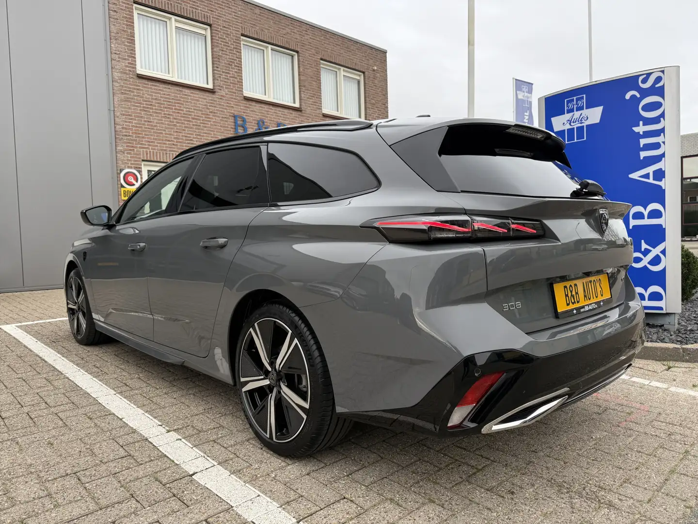 Peugeot 308 SW 1.2 PureTech 130pk GT l 18 INCH l ACC l CAMERA Grau - 2