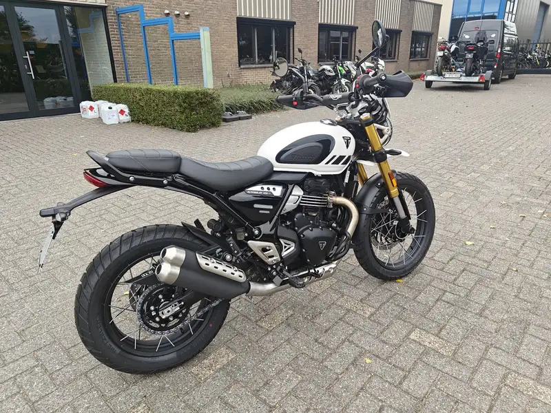 Triumph Scrambler 400 X - foto 3
