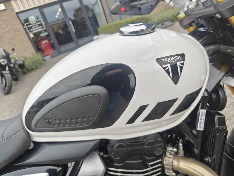 Triumph Scrambler 400 X - foto 4