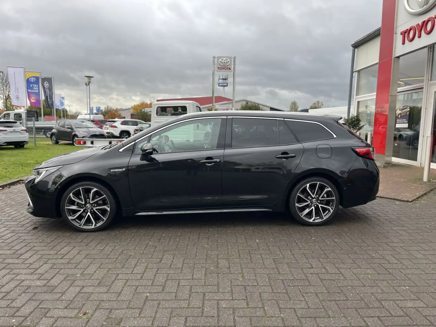 Toyota Corolla 2.0 Hybrid Touring Sports Lounge - 2