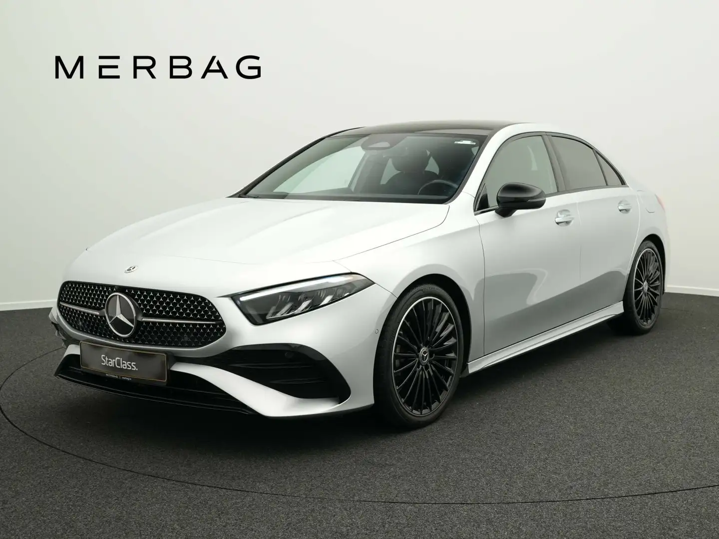 Mercedes-Benz A 180 A 180 Lim AMG-Line LED+Pano+Night+Kamera AMG Line Zilver - 1
