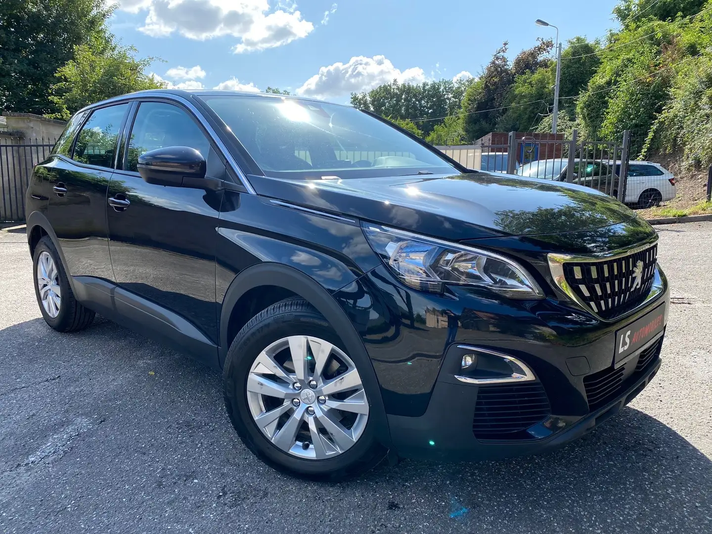 Peugeot 3008 1.6 BlueHDi*NAVI*Euro6b Zwart - 1