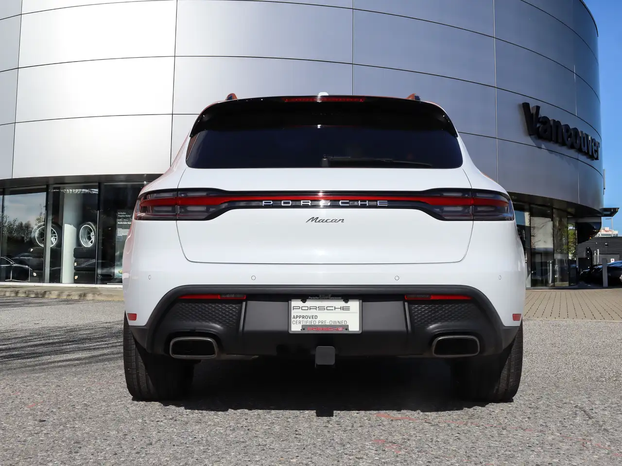 Porsche Macan photo Porsche Macan