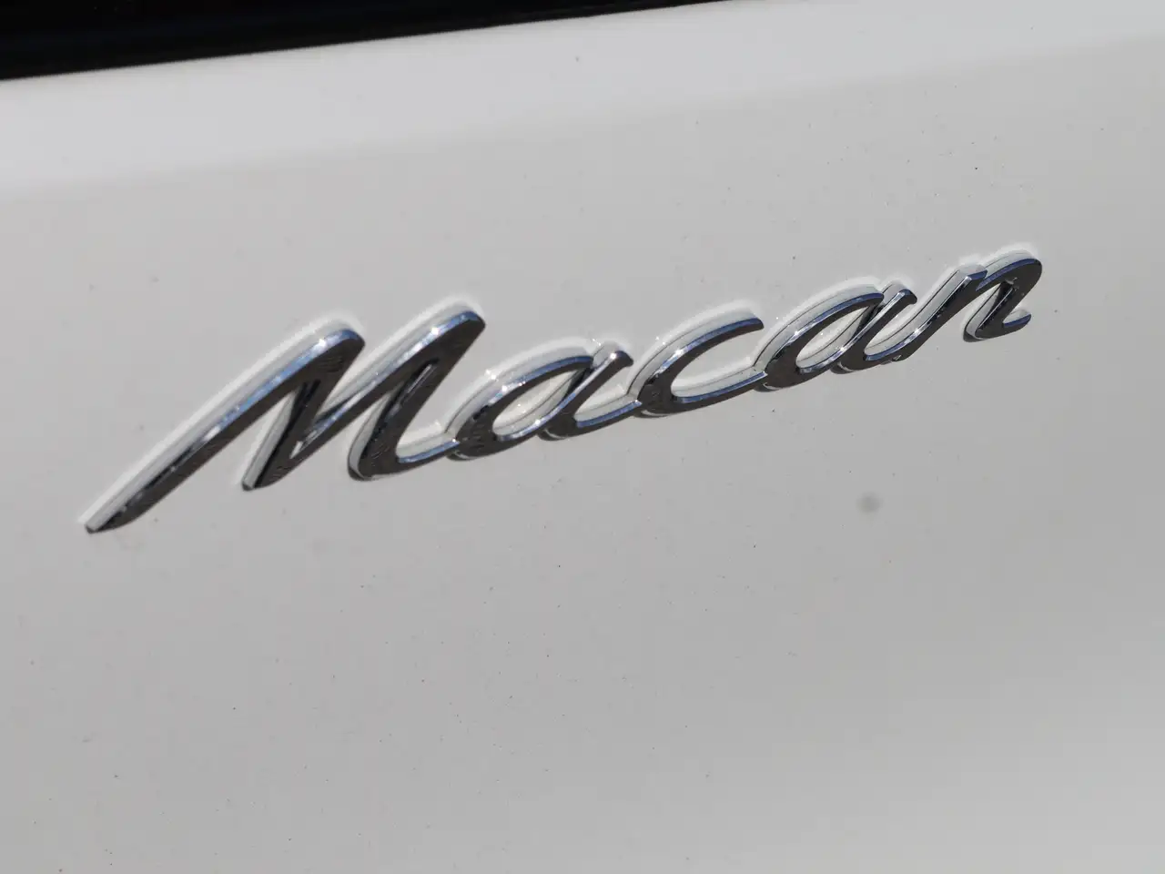 Porsche Macan photo Porsche Macan