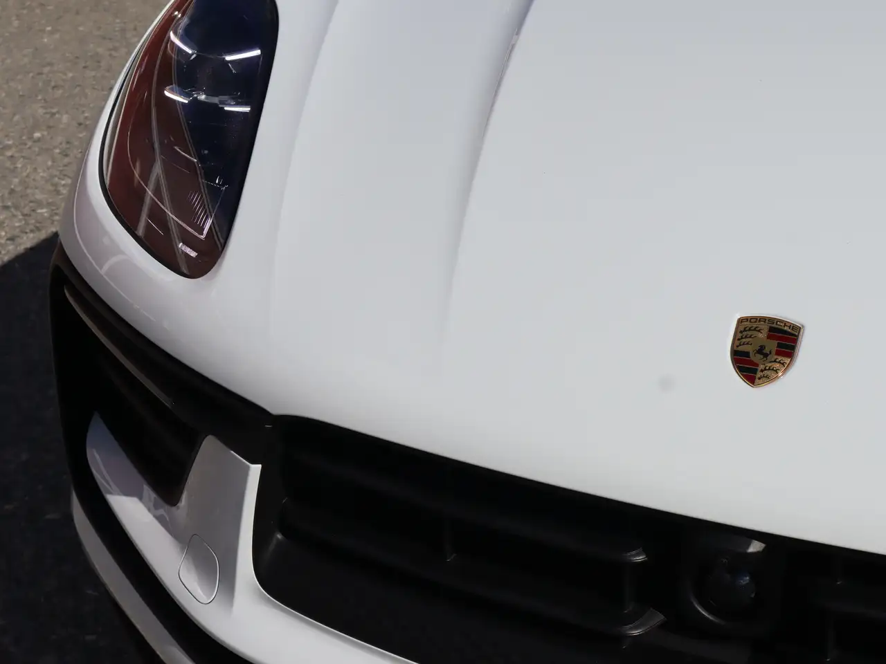Porsche Macan photo Porsche Macan