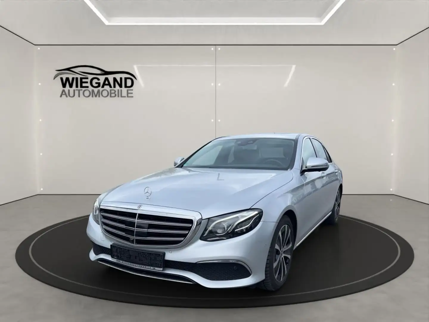 Mercedes-Benz E 350 d 9G-TRONIC Exclusive+LED-HIGH+STANDHEIZUN Gümüş rengi - 1