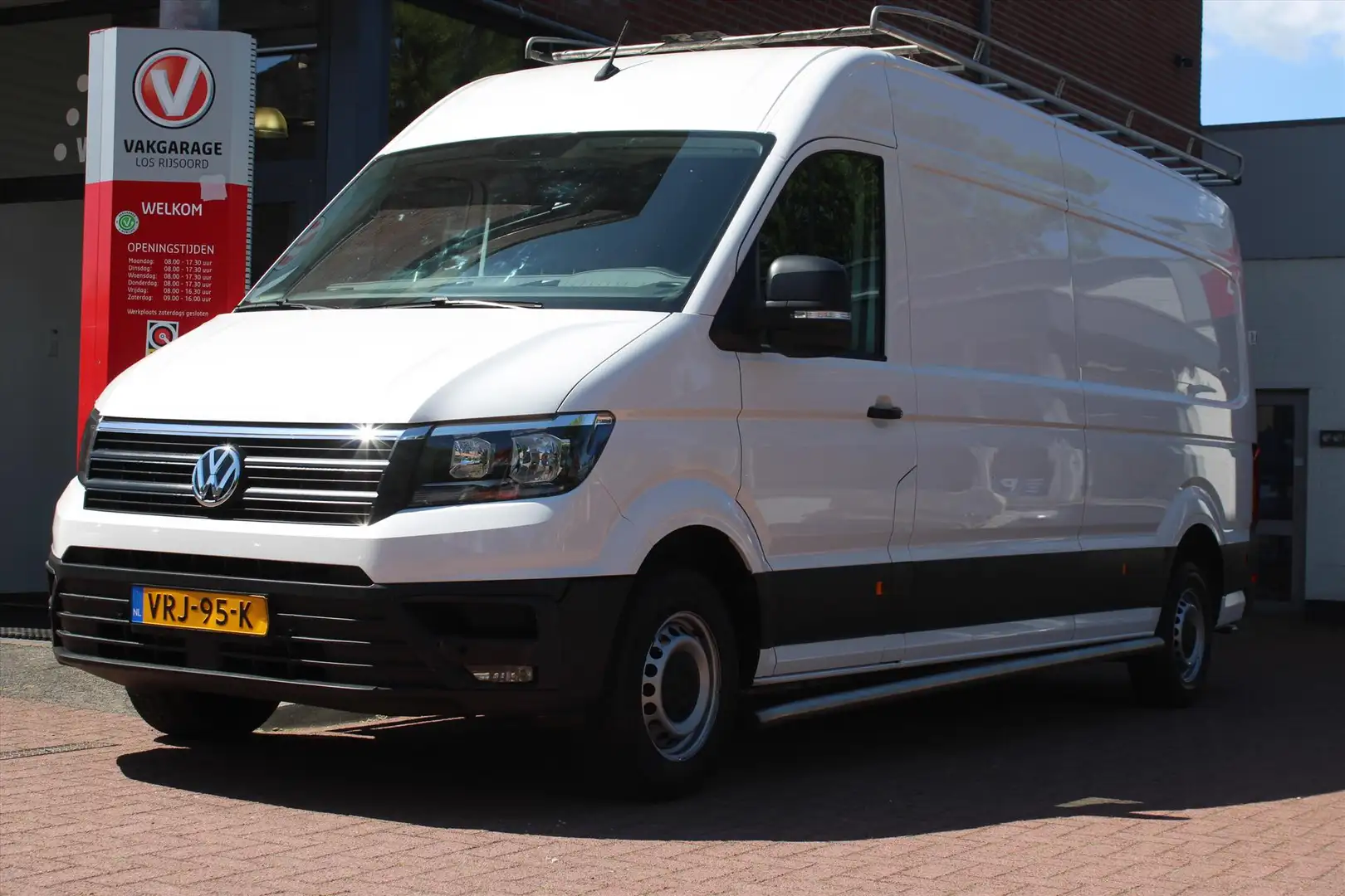 Volkswagen Crafter GB 2.0 TDI AUT. L5H4 | Trekhaak | Imperial | Carpl Wit - 1