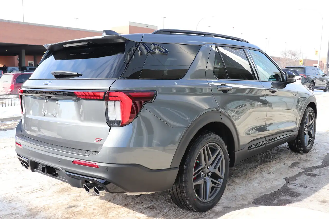 Ford Explorer снимка Ford Explorer