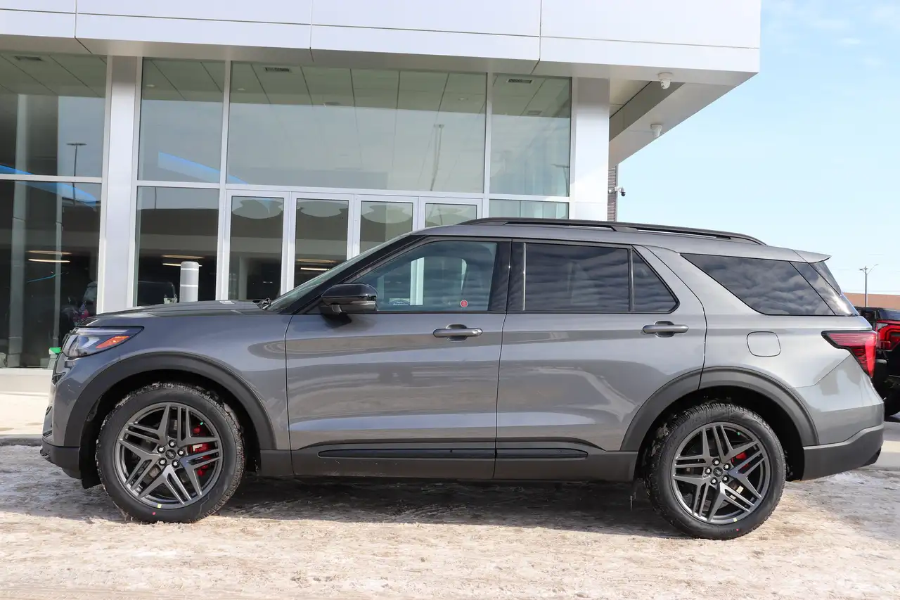 Ford Explorer снимка Ford Explorer