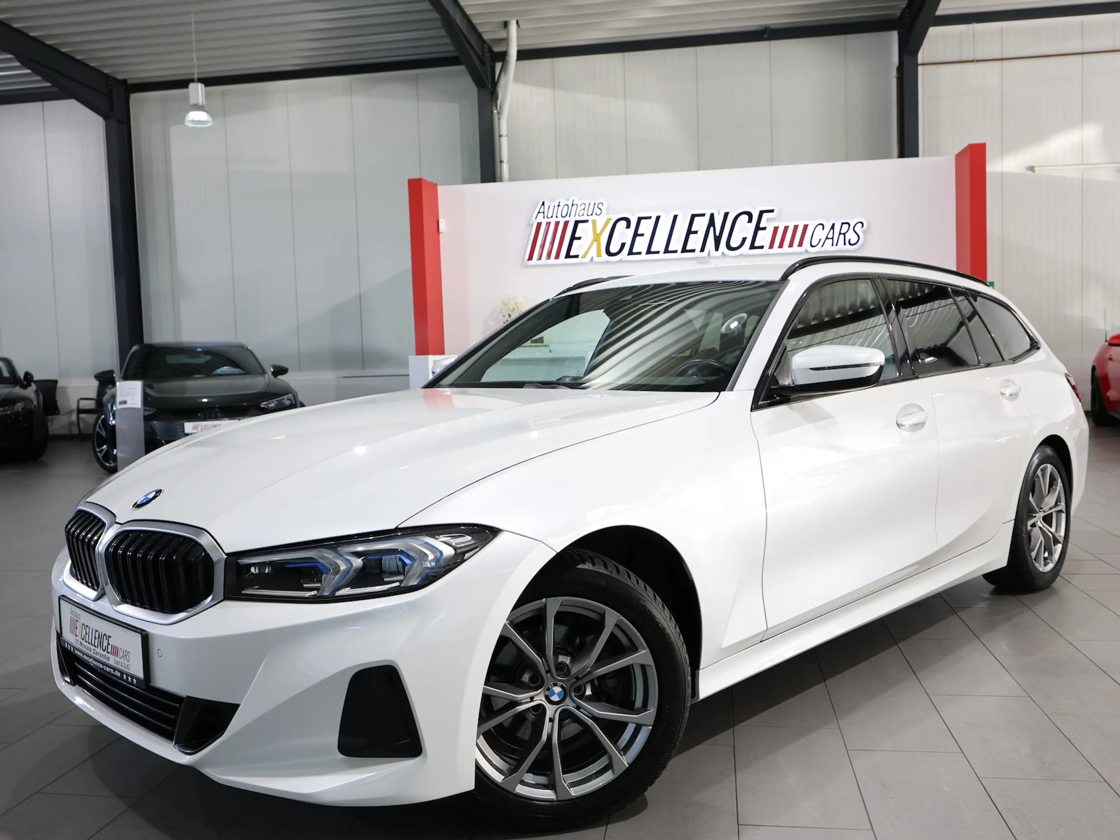 BMW 318 318d Touring SPORT WHITE & BROWN / CURVED+HUD — photo 5