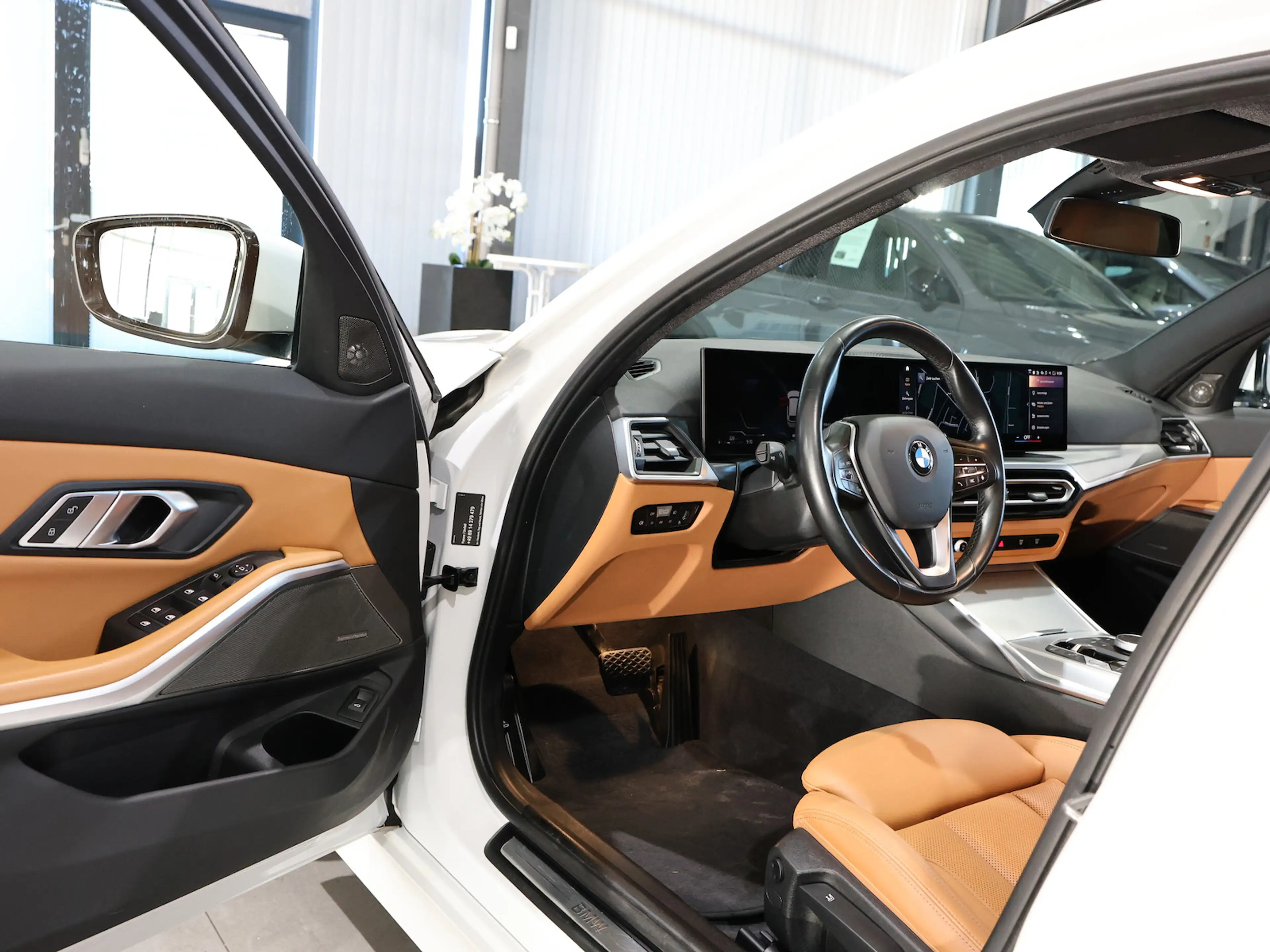 BMW 318 318d Touring SPORT WHITE & BROWN / CURVED+HUD — photo 12