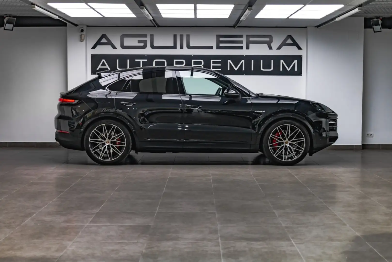 Porsche Cayenne Coupé E-Hybrid S Aut. Negro - 2