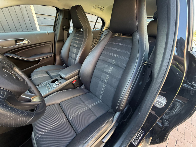 Mercedes-Benz GLA 200 Premium Navi | Led | Camera| Lage Km stand |18 inc — photo 9