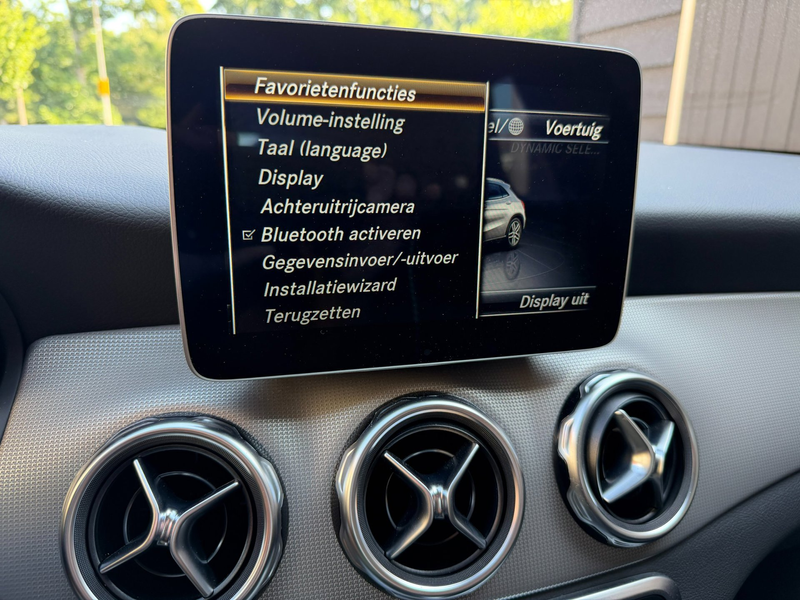 Mercedes-Benz GLA 200 Premium Navi | Led | Camera| Lage Km stand |18 inc — photo 19