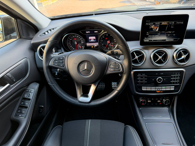 Mercedes-Benz GLA 200 Premium Navi | Led | Camera| Lage Km stand |18 inc — photo 22