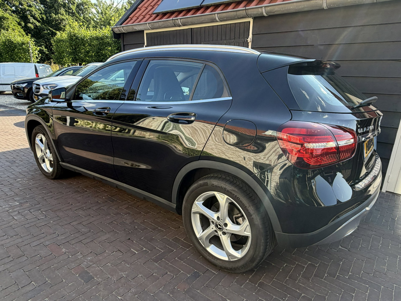 Mercedes-Benz GLA 200 Premium Navi | Led | Camera| Lage Km stand |18 inc — photo 2