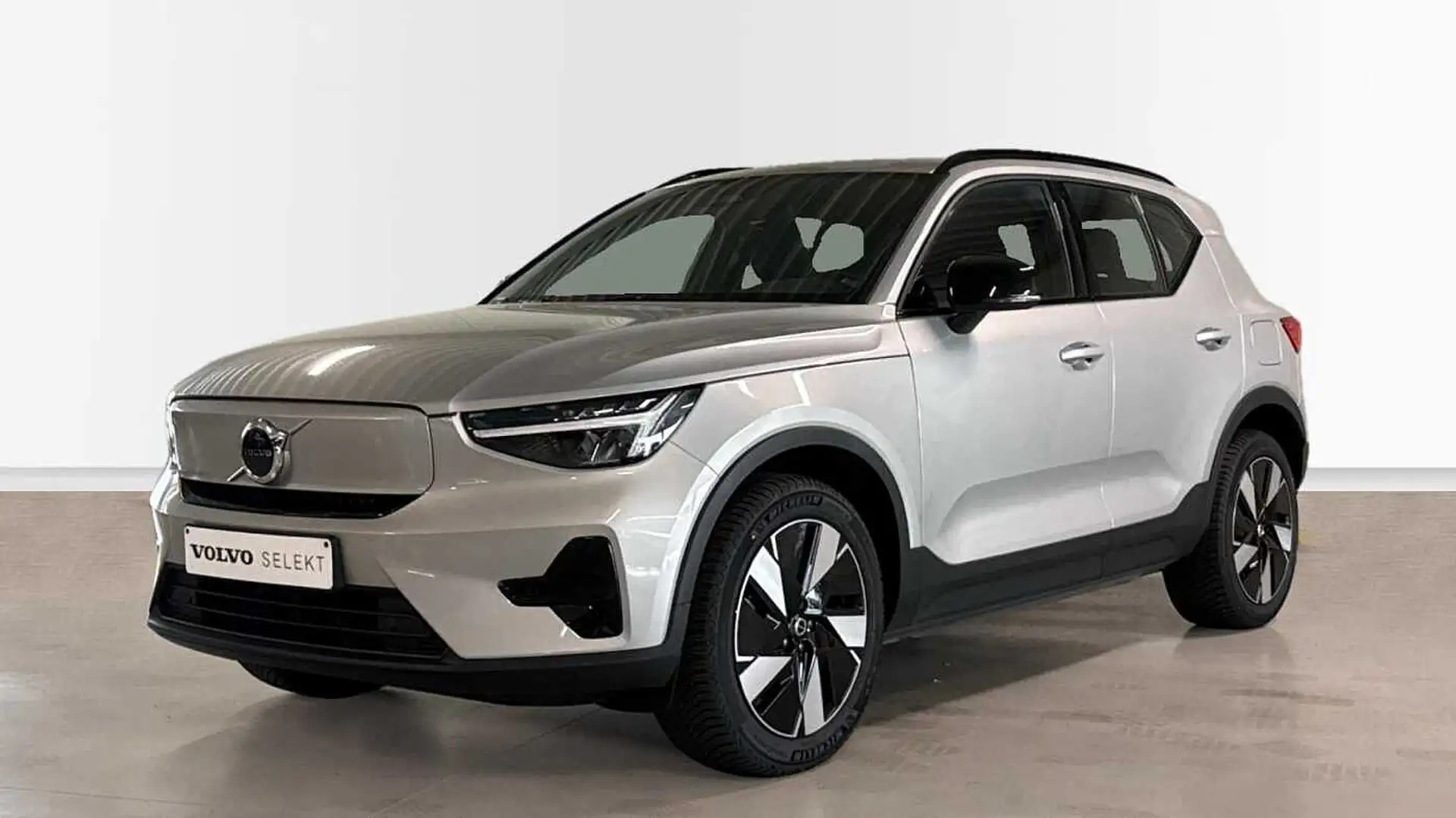 Volvo XC40 Core Single Motor Extended Range | Camera | Park A Argent - 1