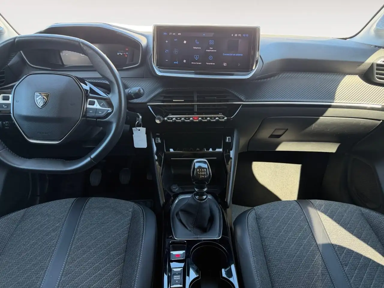 Peugeot 208 208 — photo 14