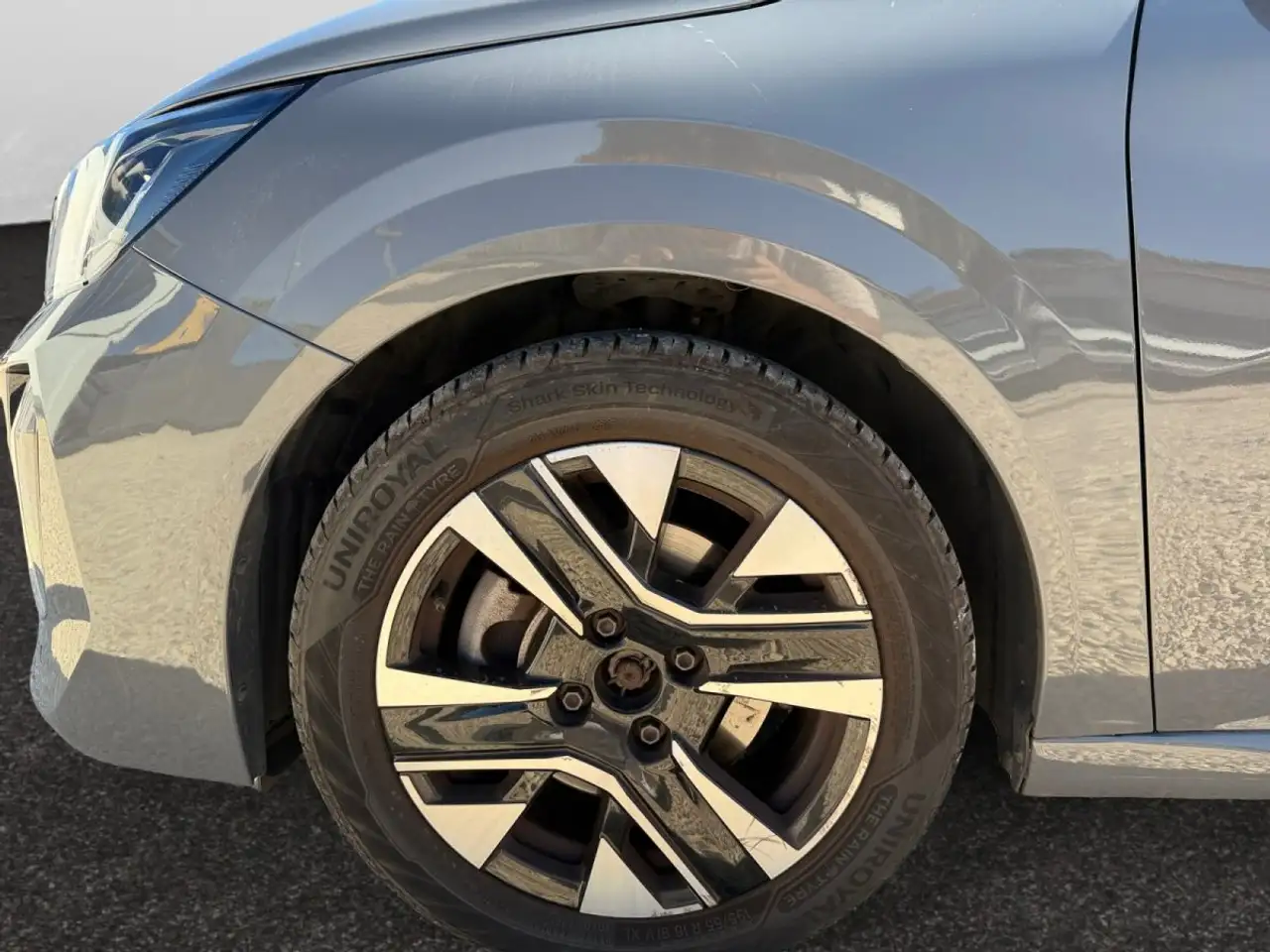Peugeot 208 208 — photo 9