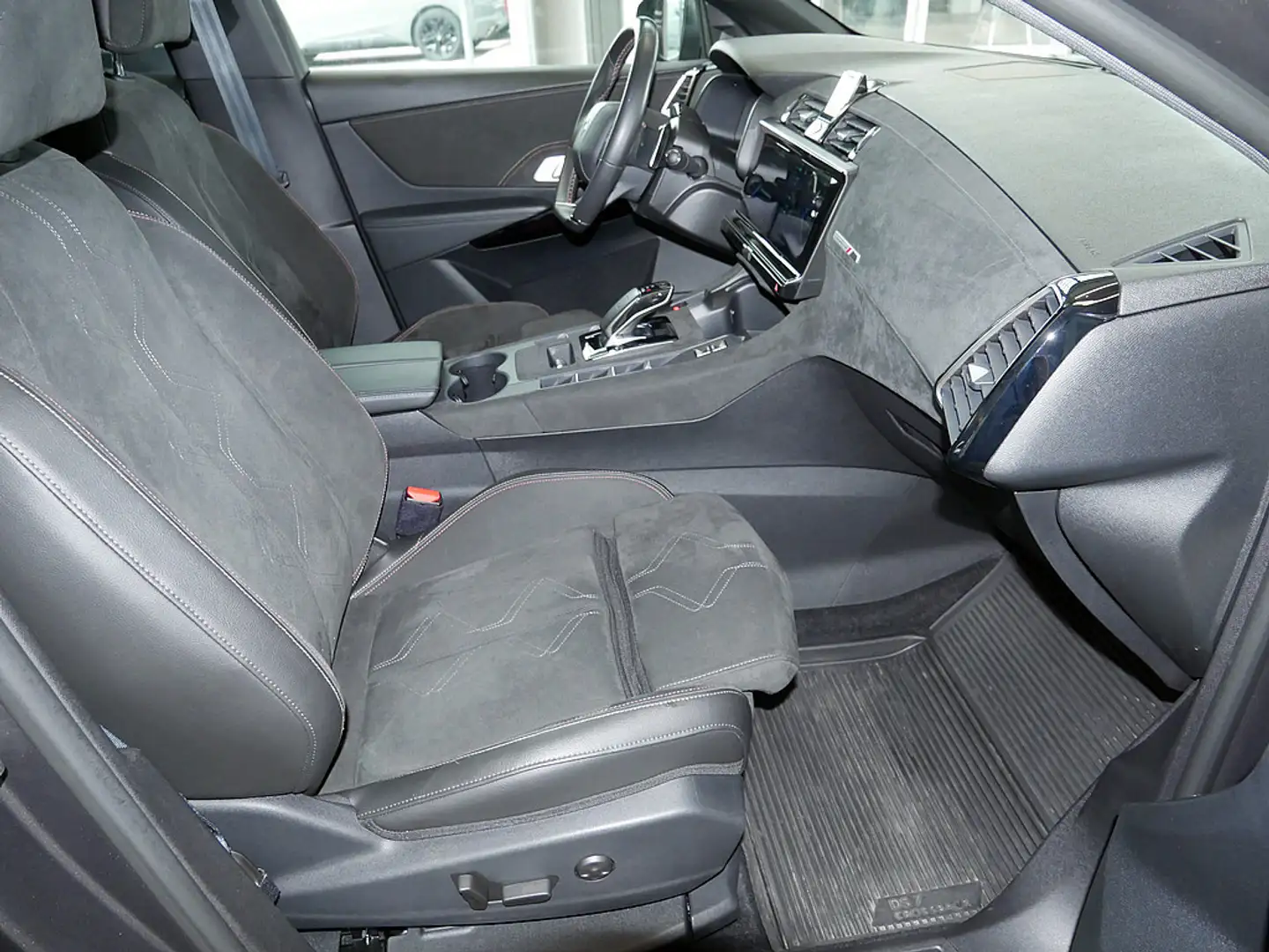 DS Automobiles DS 7 Crossback E-Tense 4x4 Performance Line+ Grau - 2