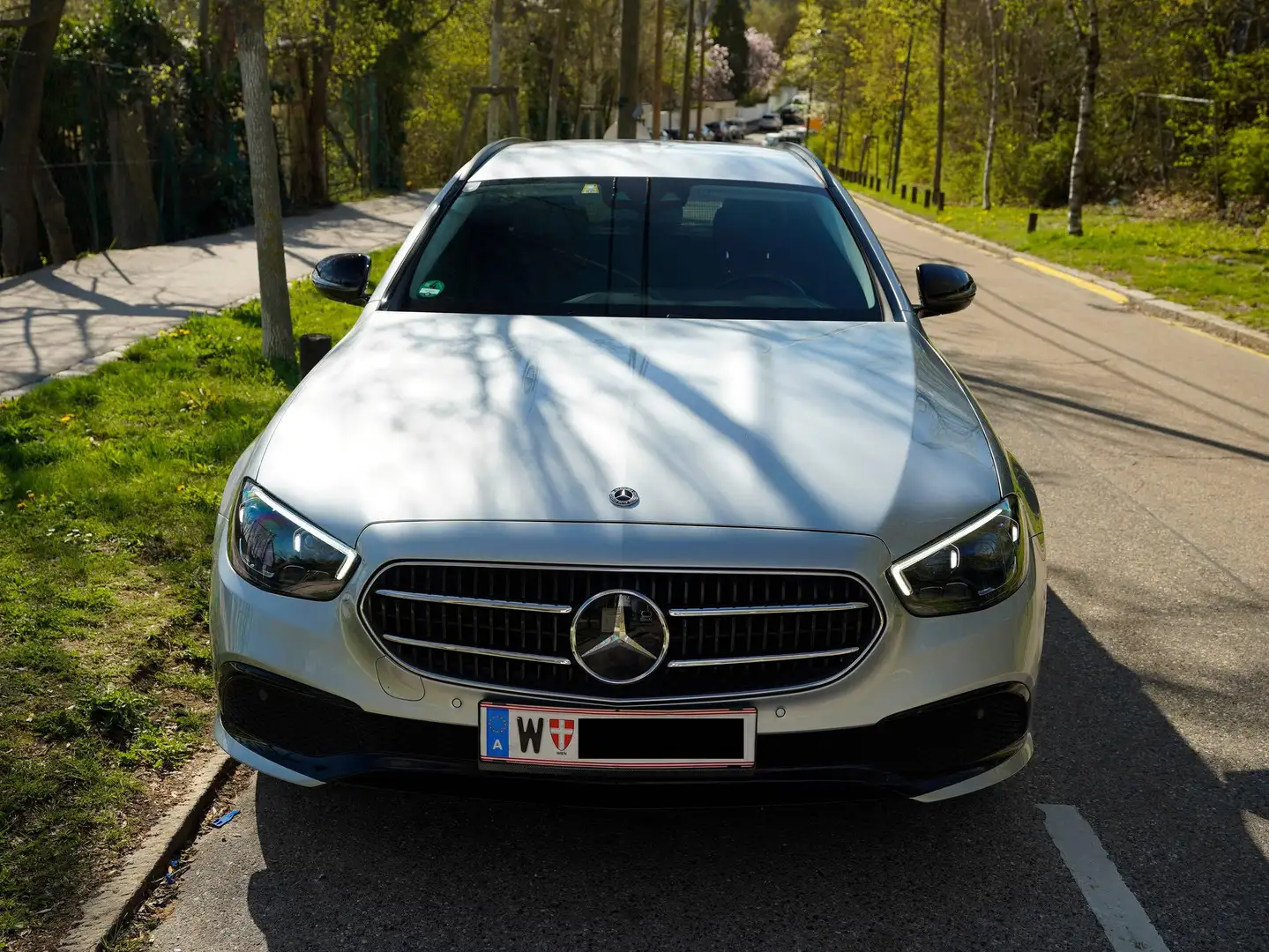 Mercedes-Benz E 300 E 300 de PHEV T 4Matic Aut. Silber - 1