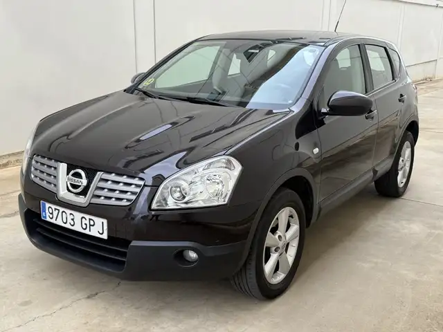 Nissan Qashqai Q+2 2.0dCi Acenta 4x2