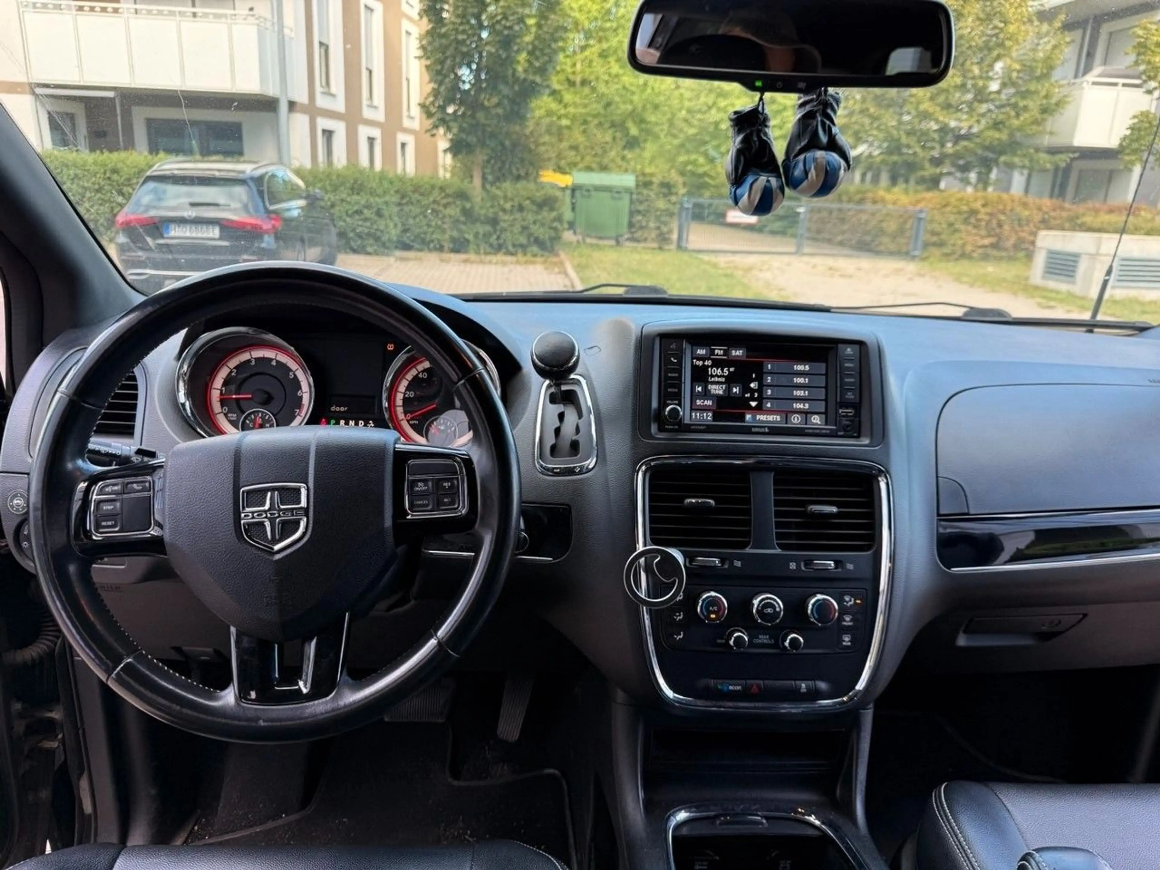 Dodge Grand Caravan LPG BRC 7-Sitzer Stow n Go Navi TÜV NEU — photo 8