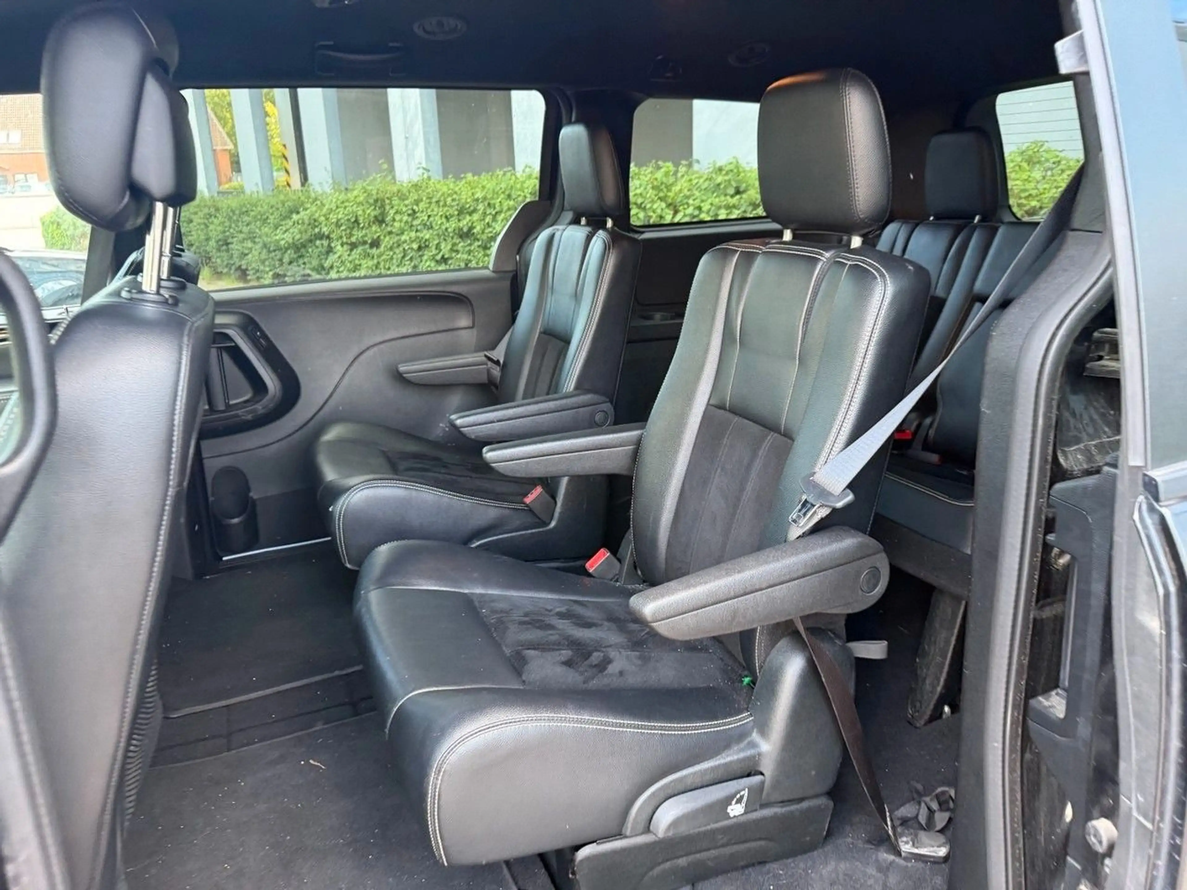 Dodge Grand Caravan LPG BRC 7-Sitzer Stow n Go Navi TÜV NEU — photo 12