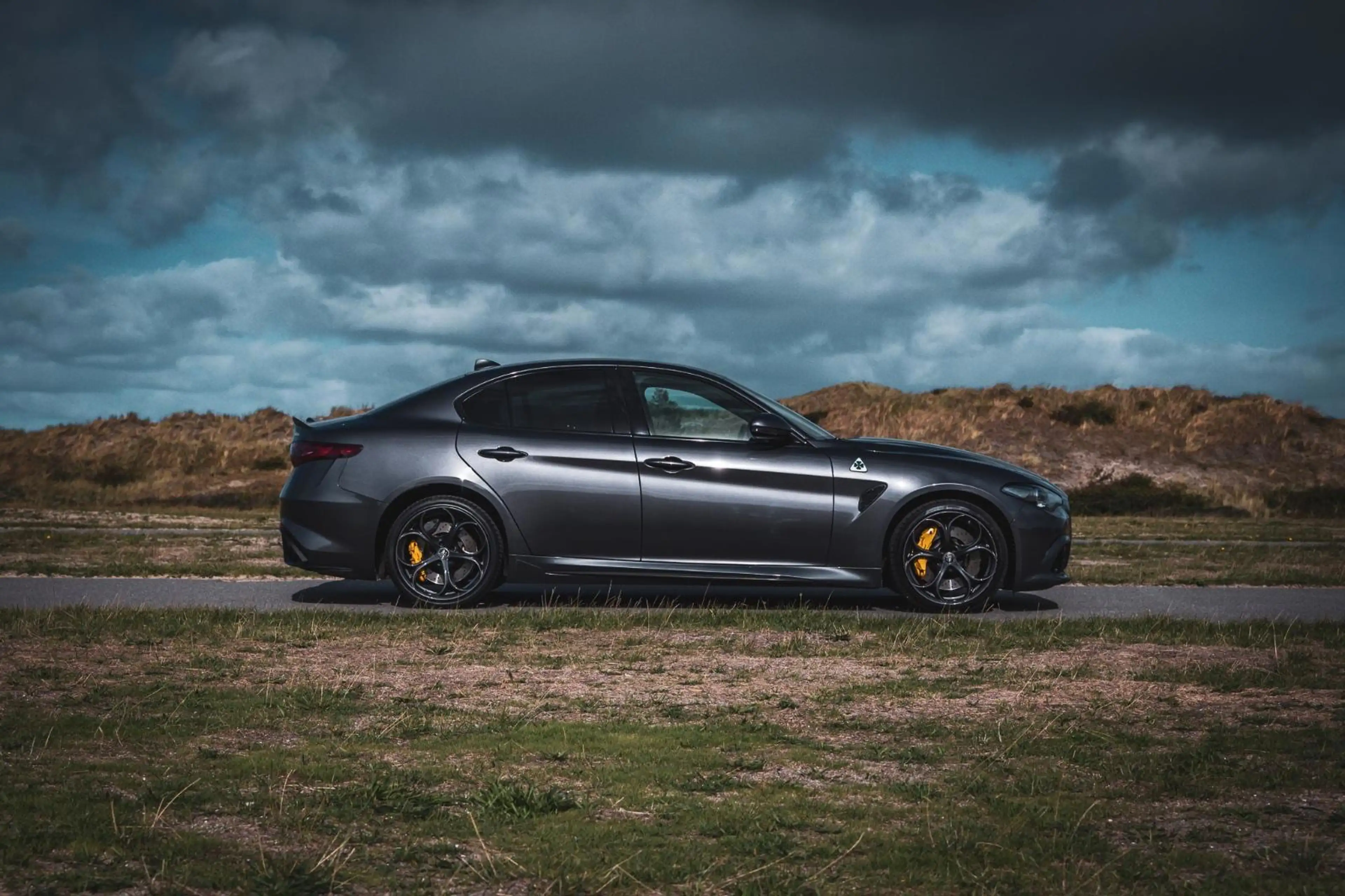 Alfa Romeo Giulia 2.9 V6 Quadrifoglio - BTW AUTO - CARBON PAKKET - H — photo 2