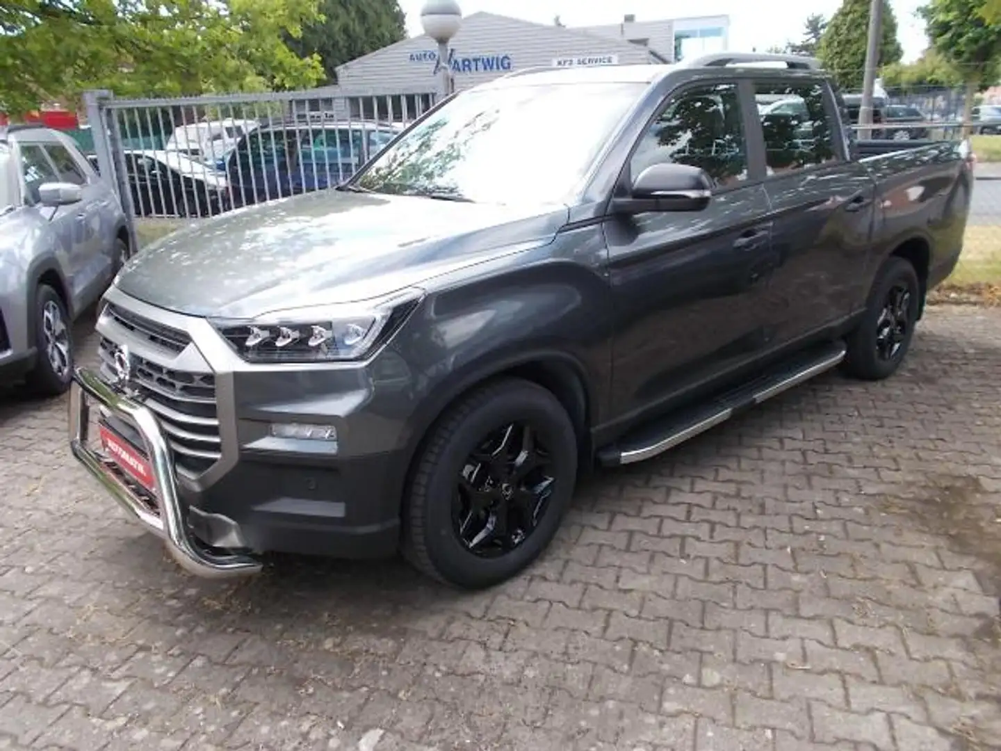 SsangYong Musso Musso Grand 4WD Leder LED Navi Šedá - 2