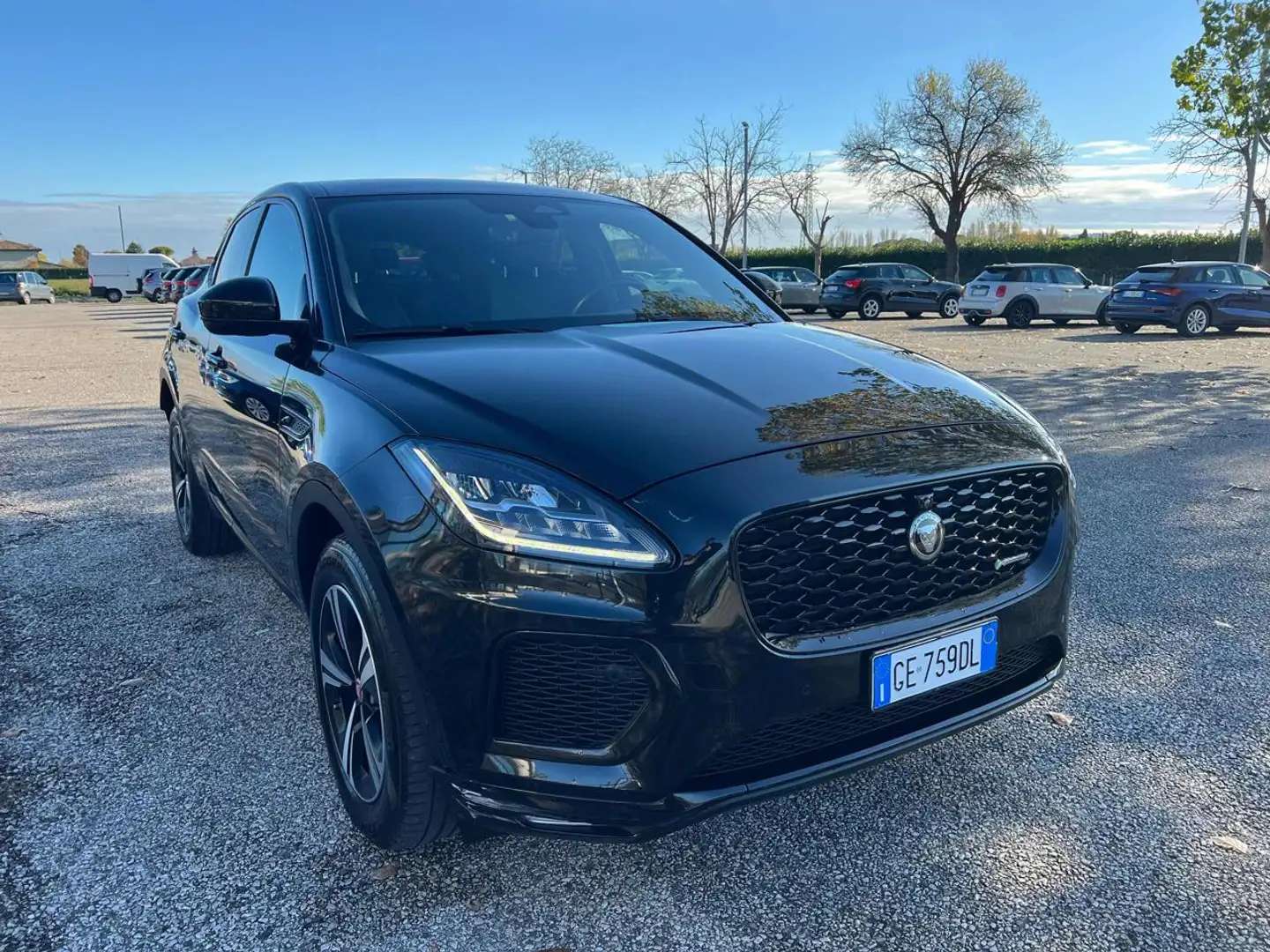 Jaguar E-Pace 1.5 I3 PHEV 300 CV AWD Auto R-Dynamic SE Schwarz - 2