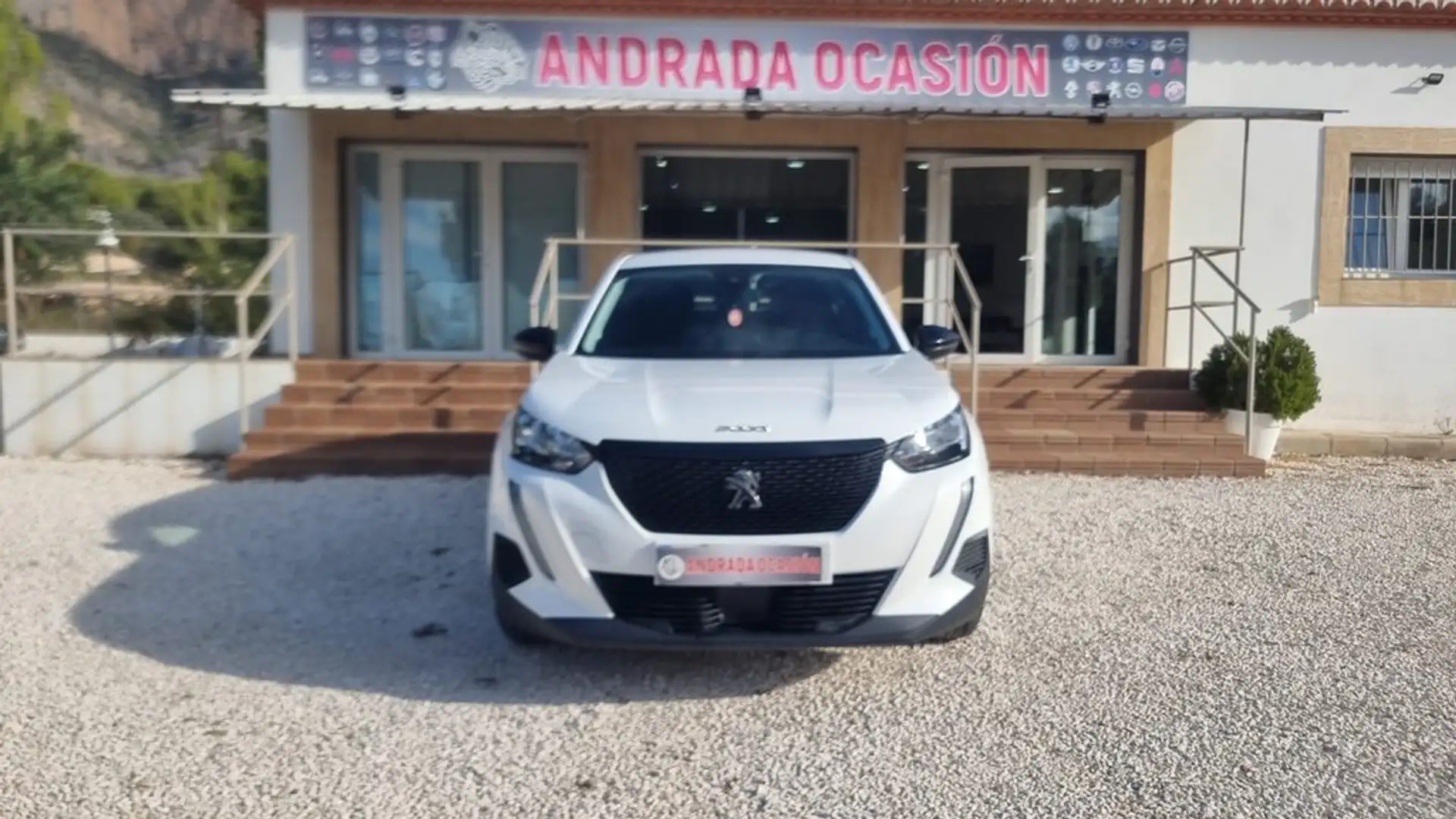 Peugeot 2008 Allure BlueHDI 81kW (110CV) Weiß - 1