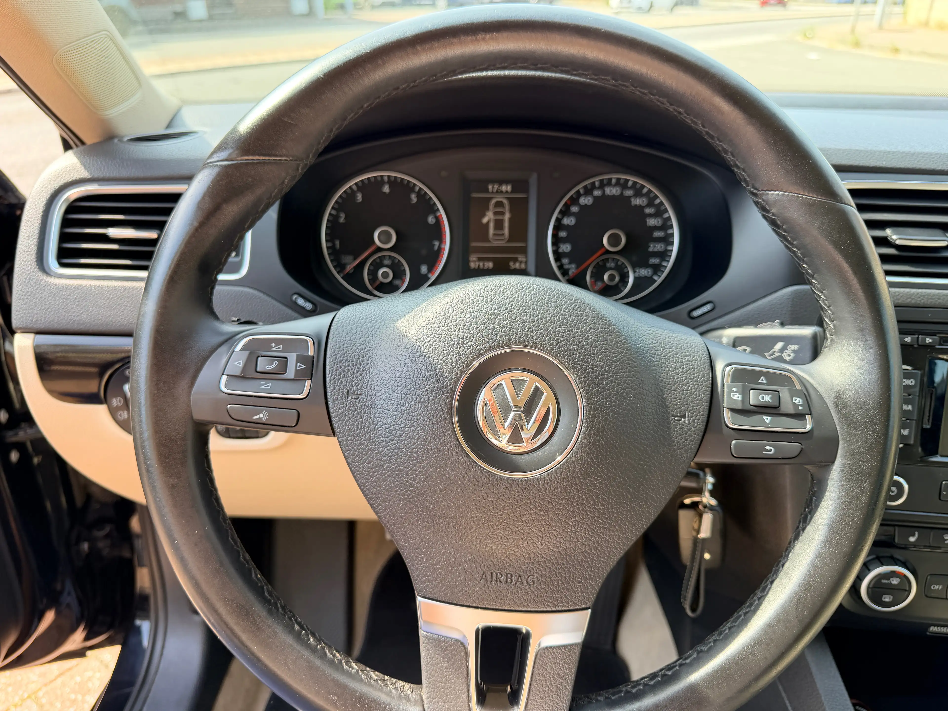 Volkswagen Jetta Jetta 1.2 TSI Comfortline Cuir Chauffants Gps Navigation — photo 9