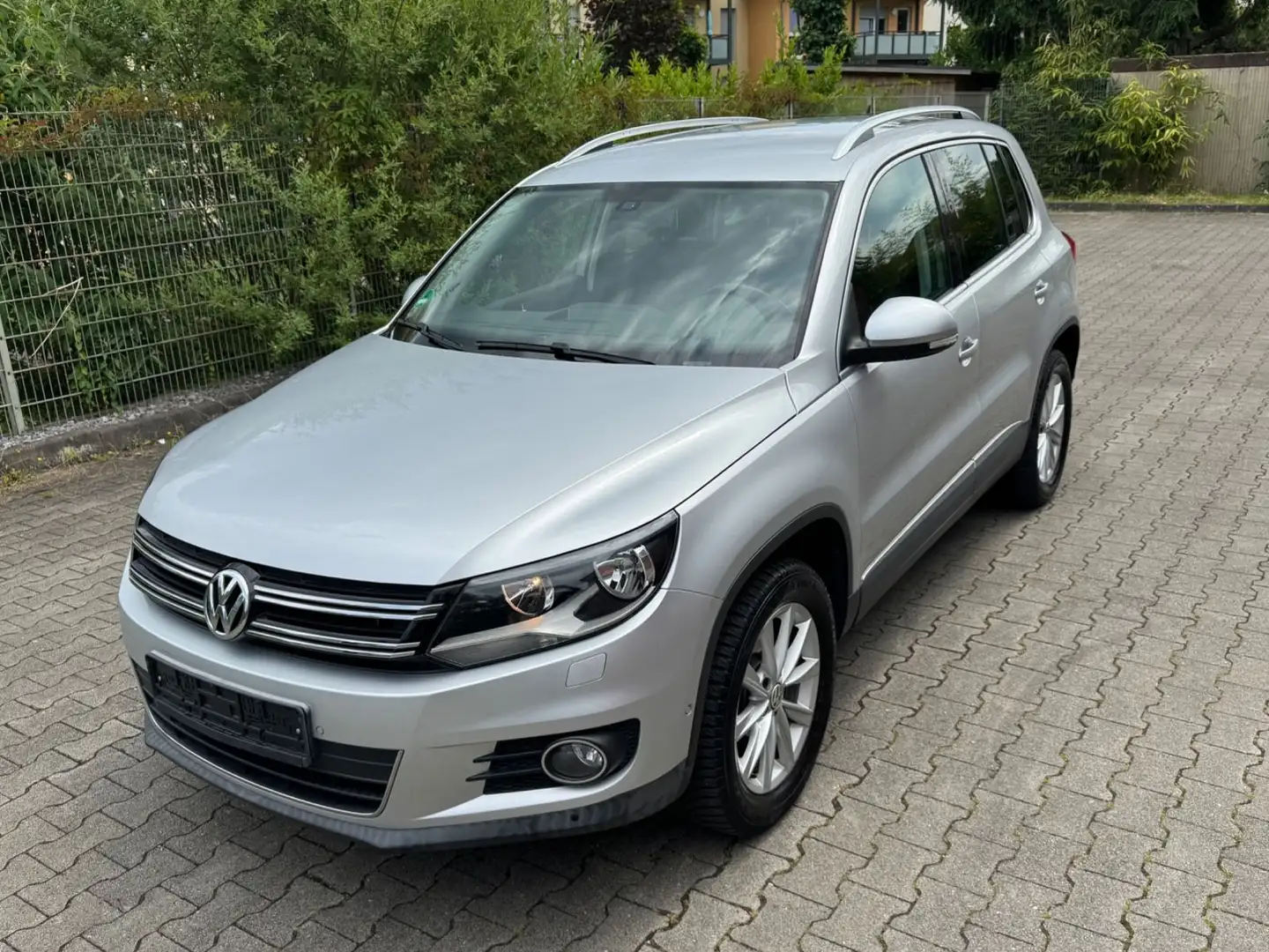 Volkswagen Tiguan Sport & Style BMT  1.Hand - Top Gepflegt Argento - 2