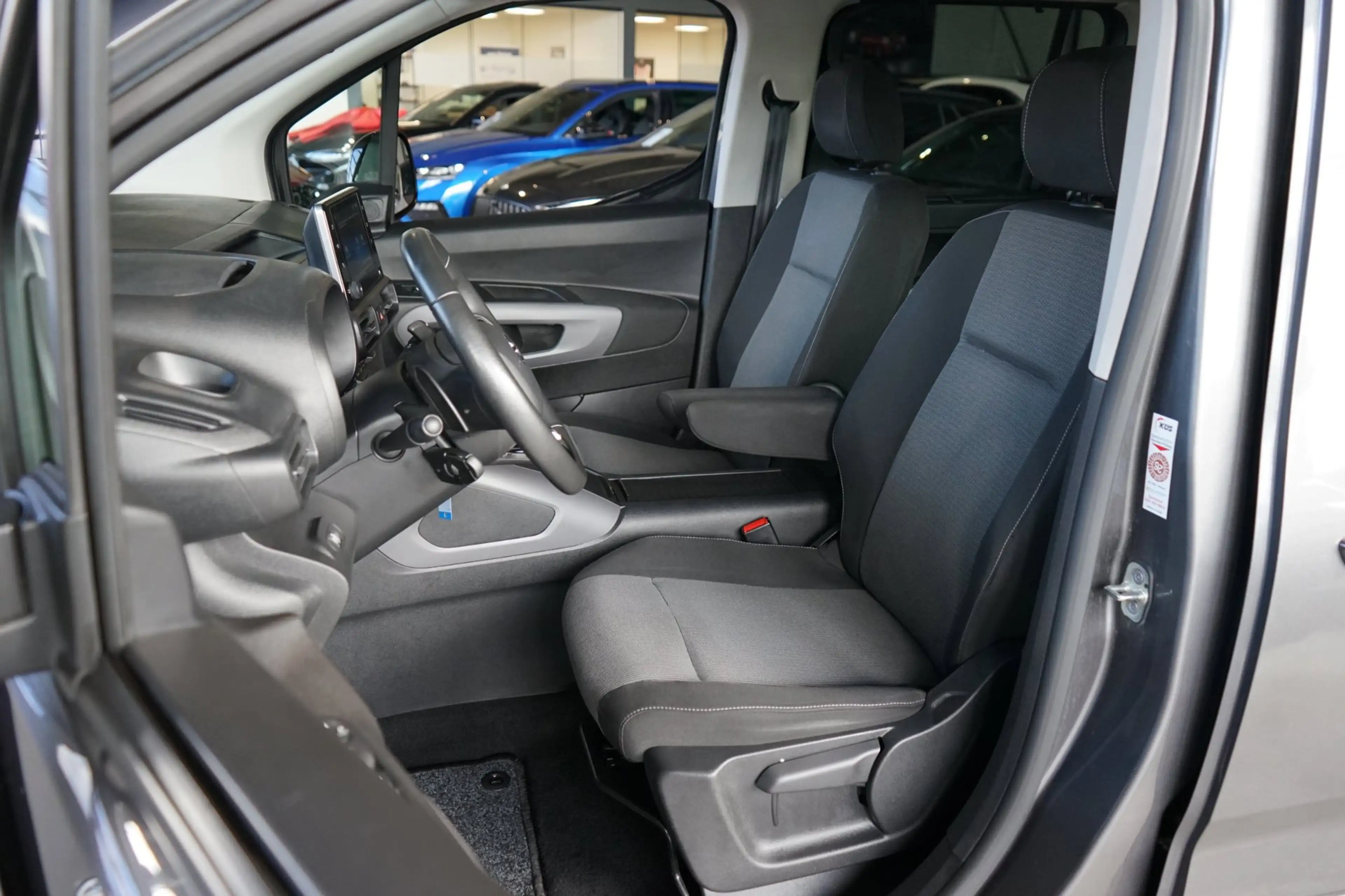 Toyota Proace City Verso 1.2 Turbo L2 LONG DEALER ONDERHOUDEN — photo 5
