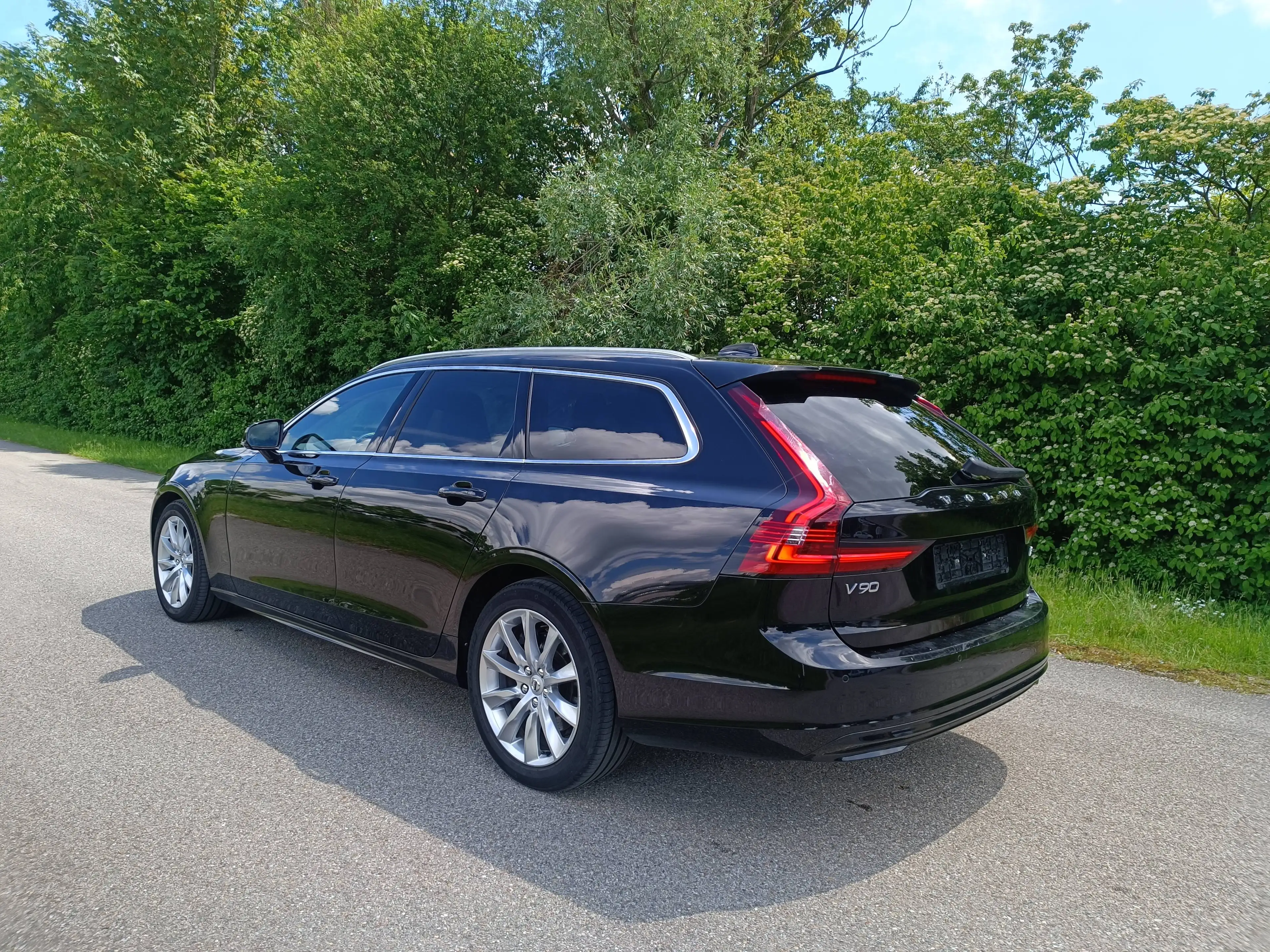 Volvo V90 V90 Diesel B4 D Geartronic Momentum Pro — photo 4