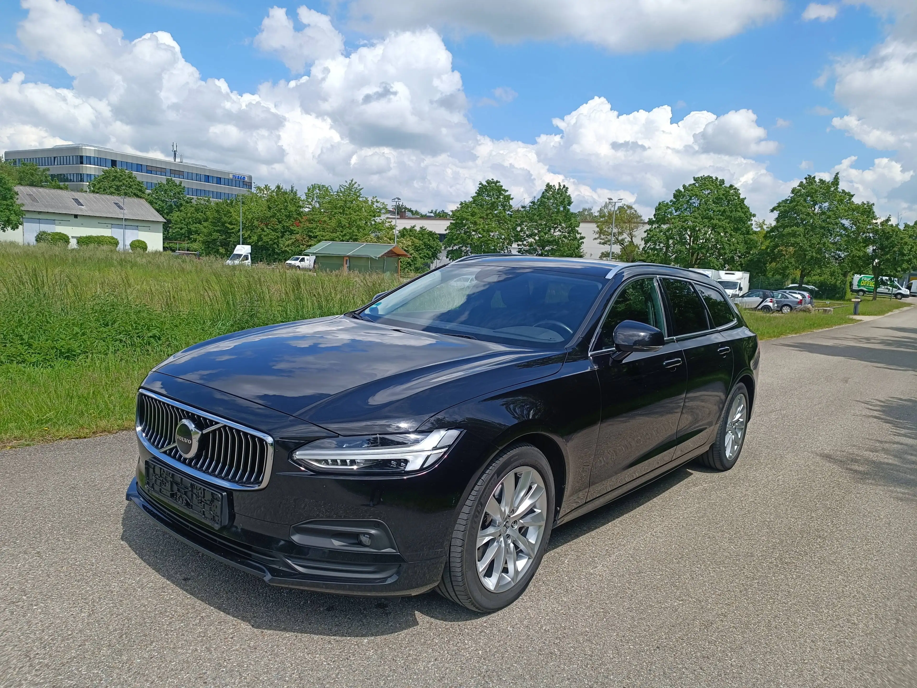 Volvo V90 V90 Diesel B4 D Geartronic Momentum Pro — photo 12