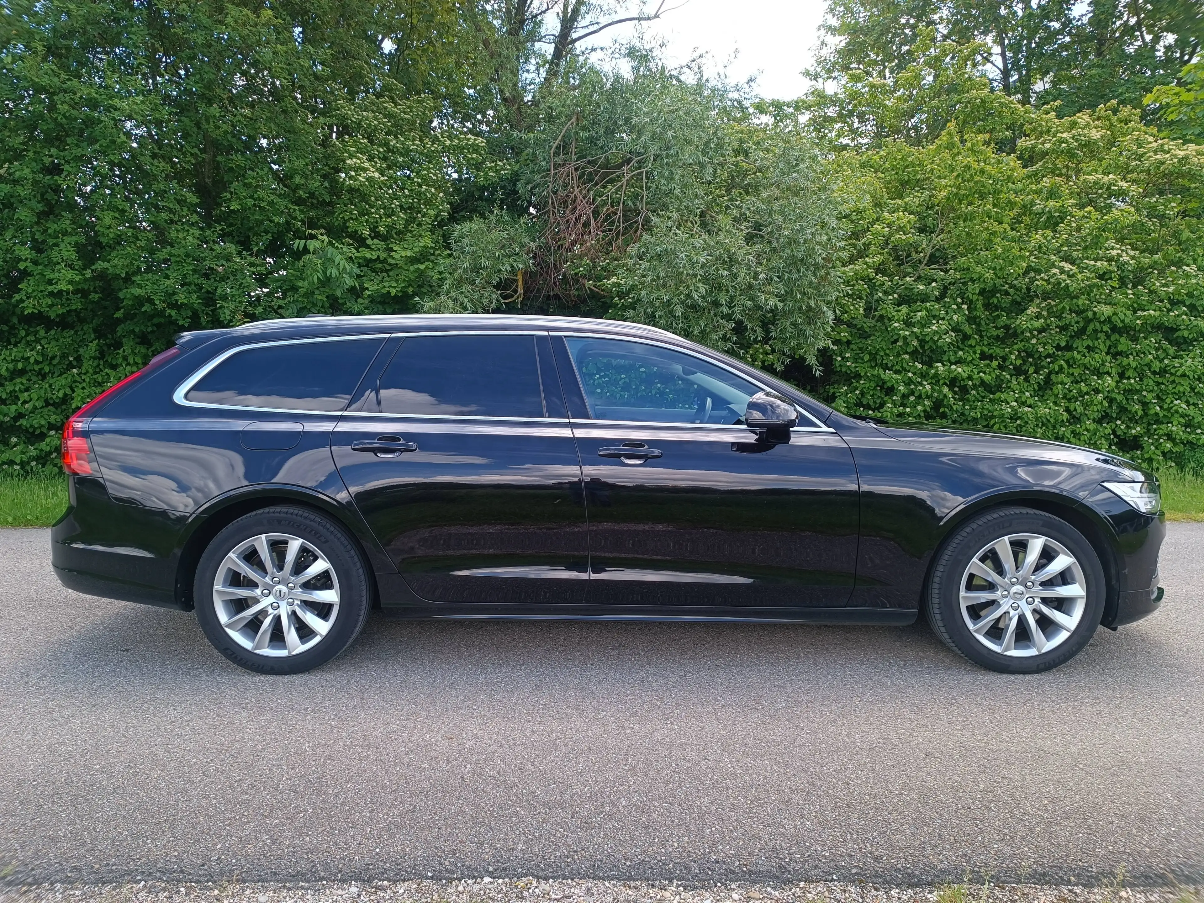 Volvo V90 V90 Diesel B4 D Geartronic Momentum Pro — photo 9