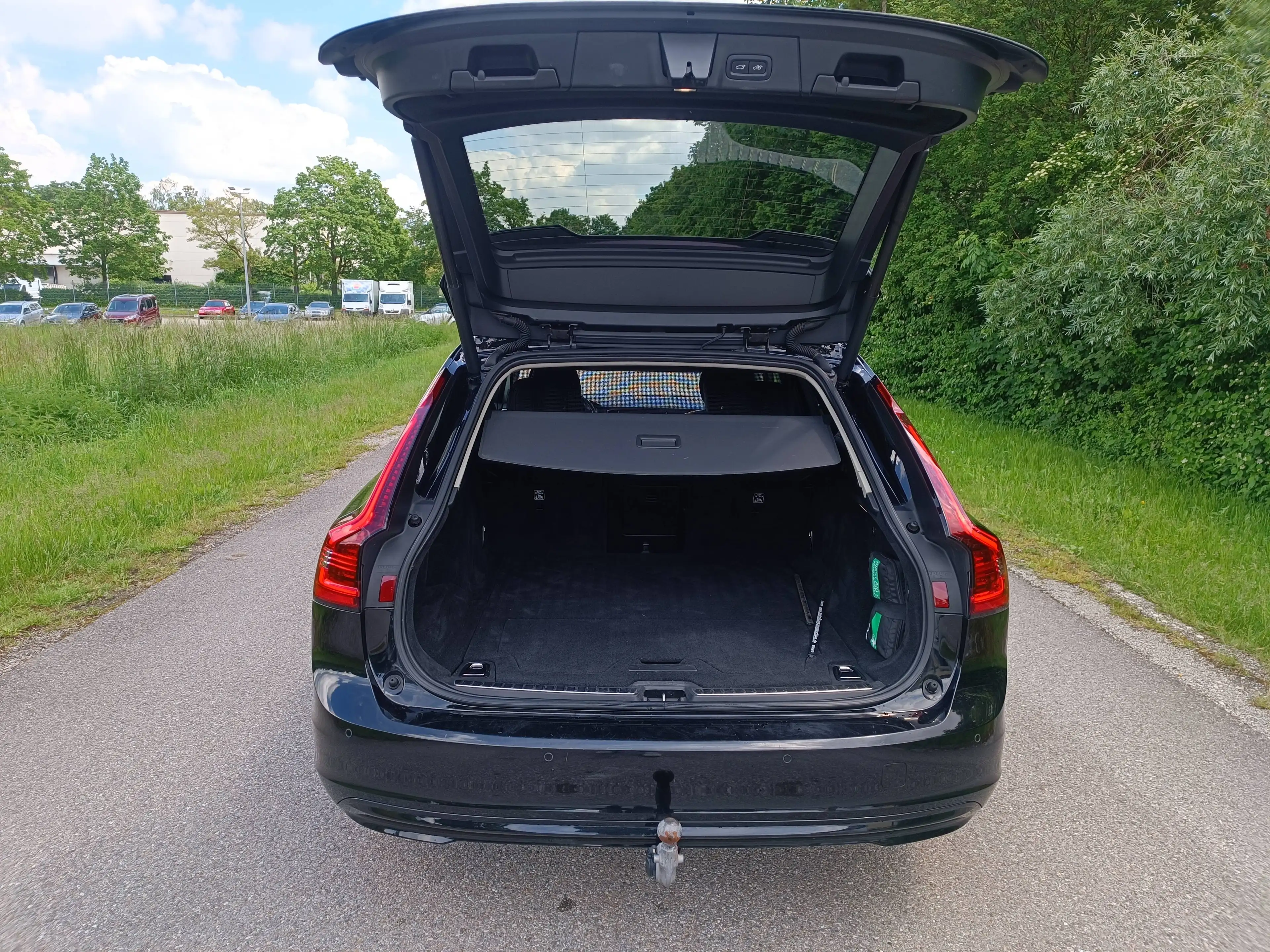 Volvo V90 V90 Diesel B4 D Geartronic Momentum Pro — photo 5