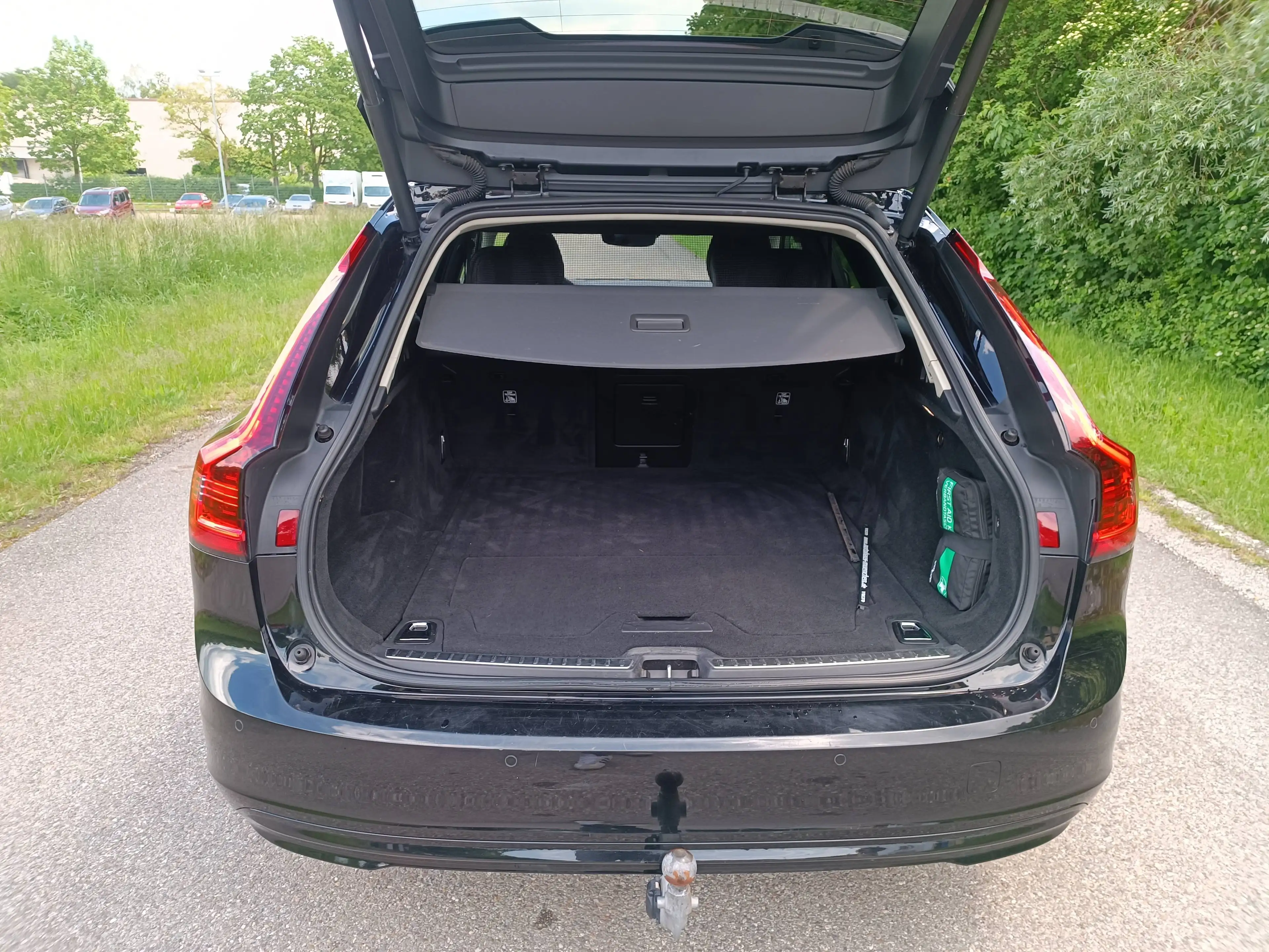Volvo V90 V90 Diesel B4 D Geartronic Momentum Pro — photo 7