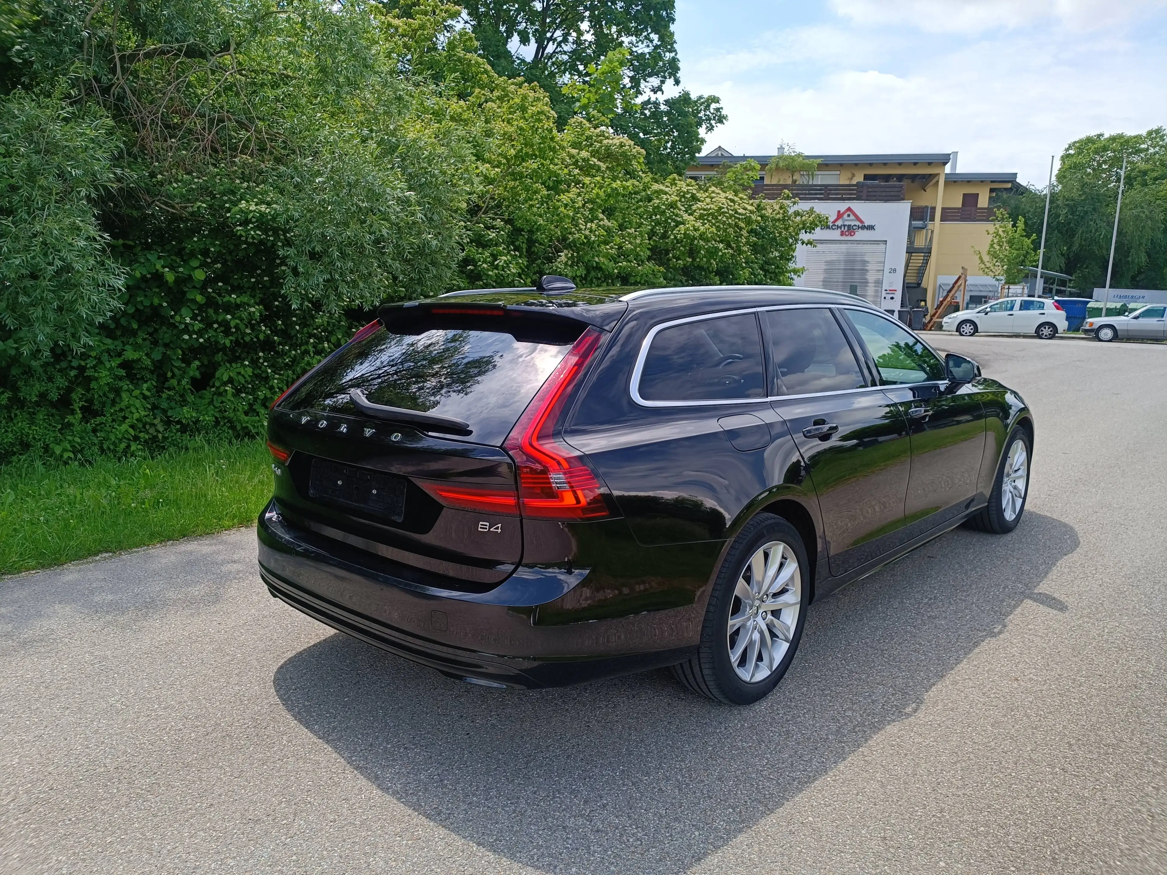 Volvo V90 V90 Diesel B4 D Geartronic Momentum Pro — photo 15