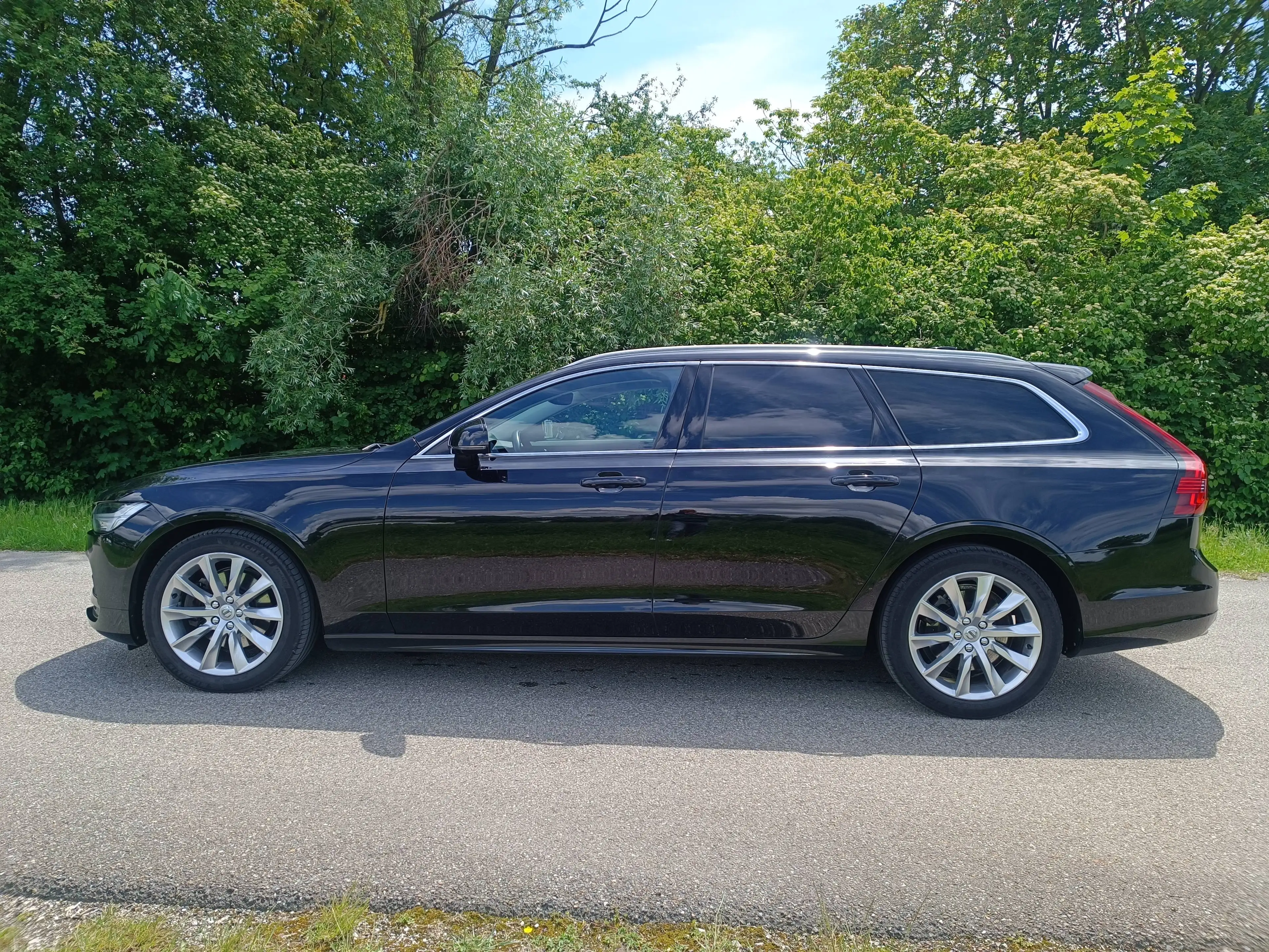 Volvo V90 V90 Diesel B4 D Geartronic Momentum Pro — photo 13