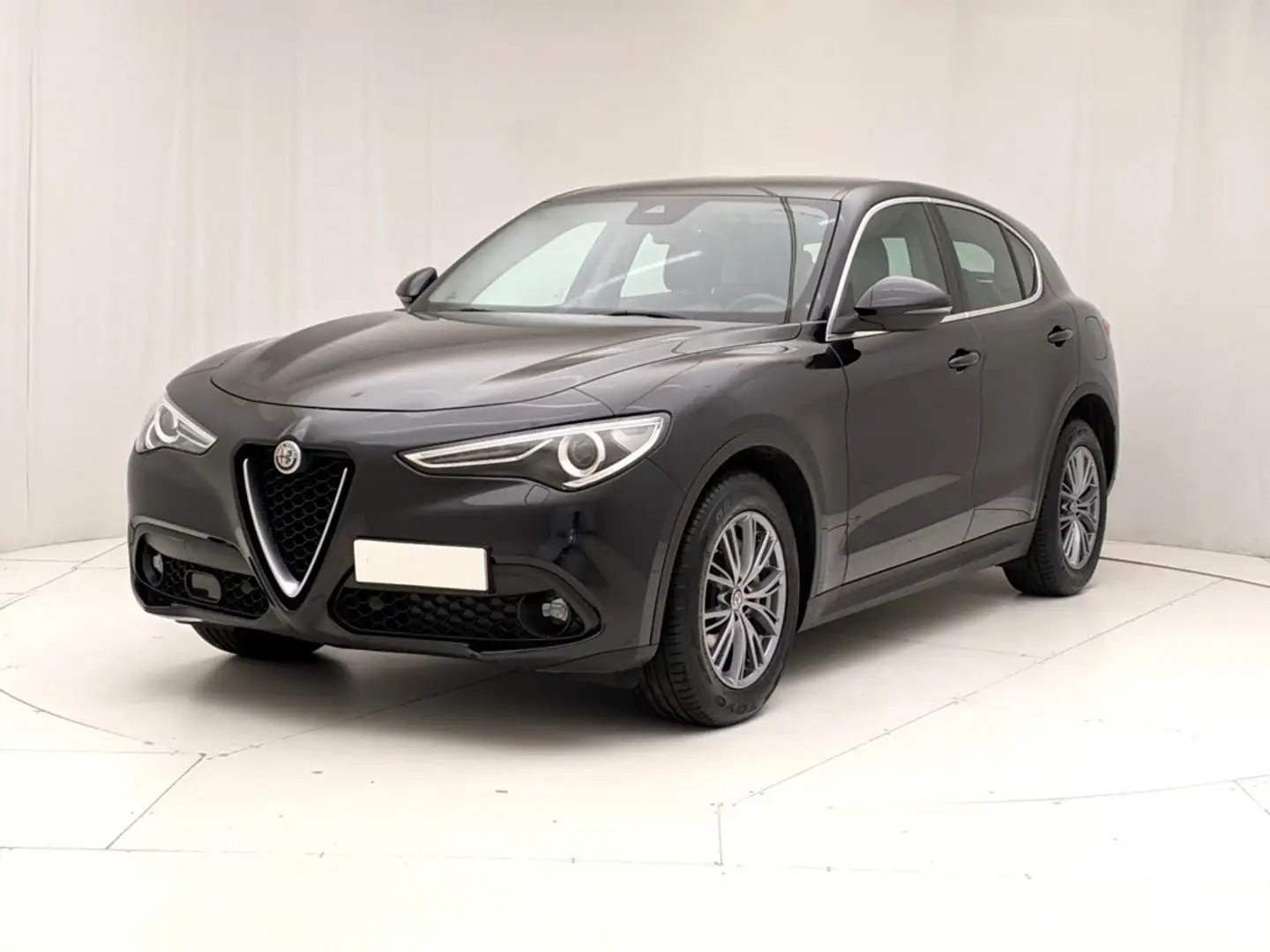 Alfa Romeo Stelvio 2.2 Turbo Executive Schwarz - 1