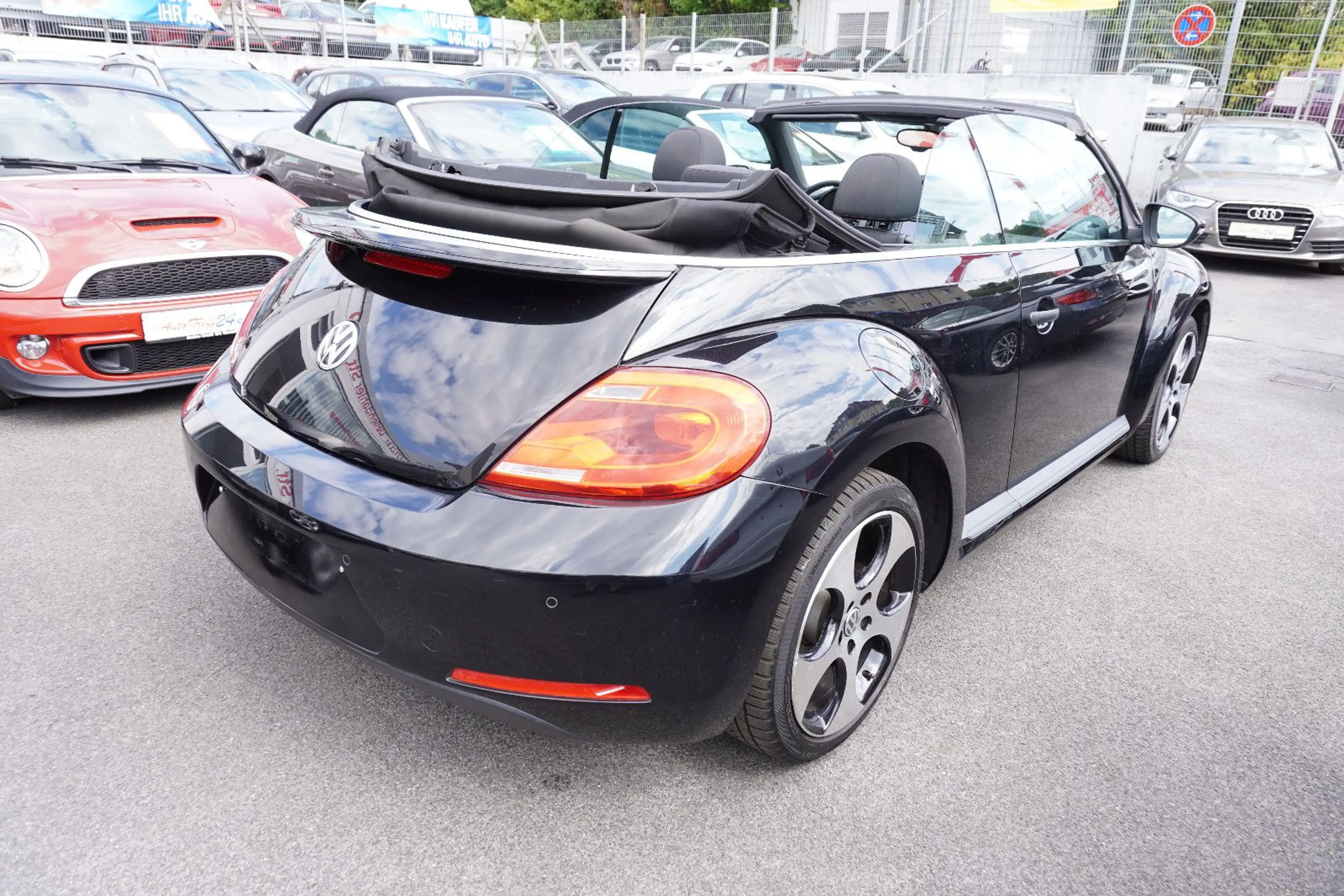 Volkswagen Beetle Cabriolet *Automatik*Navi*nur 37.600 KM* — photo 7
